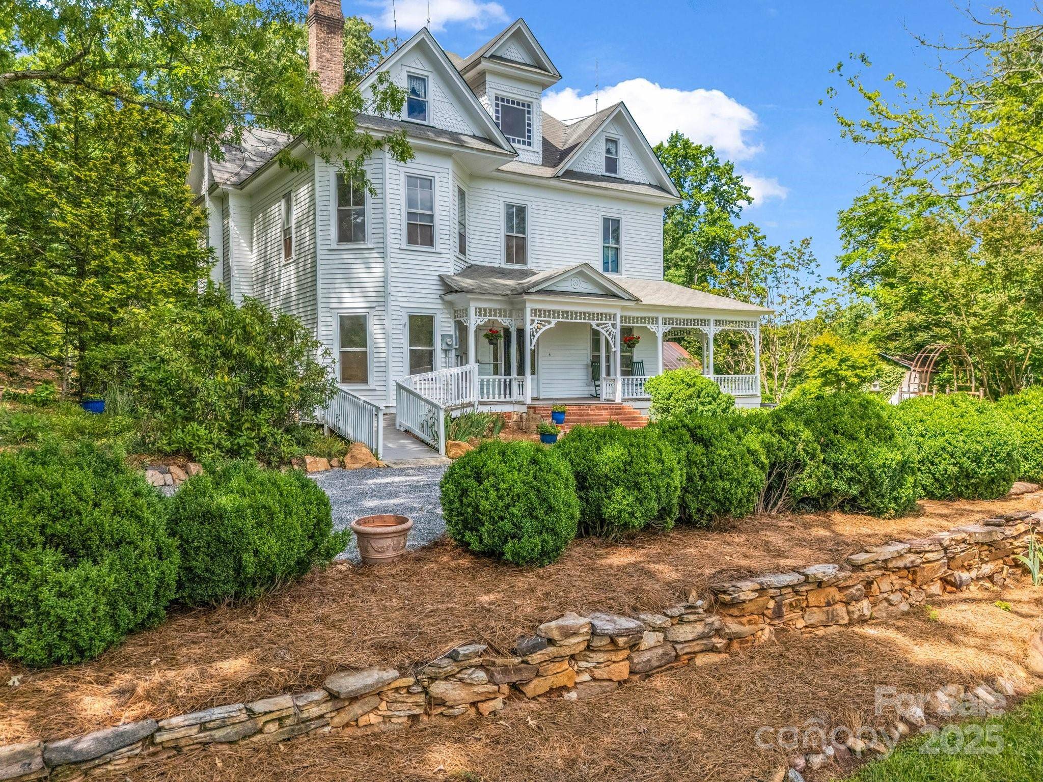 1111 Bills Creek RD, Lake Lure, NC 28746