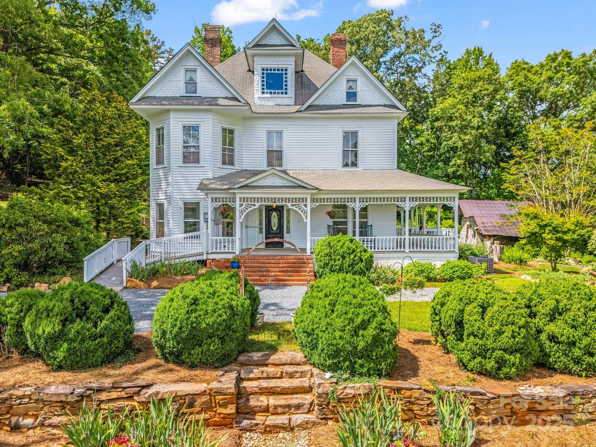 1111 Bills Creek RD, Lake Lure, NC 28746