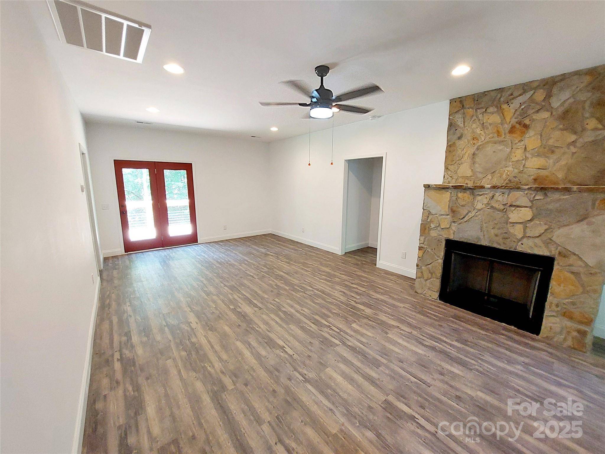 93 Badger RUN, Hendersonville, NC 28739