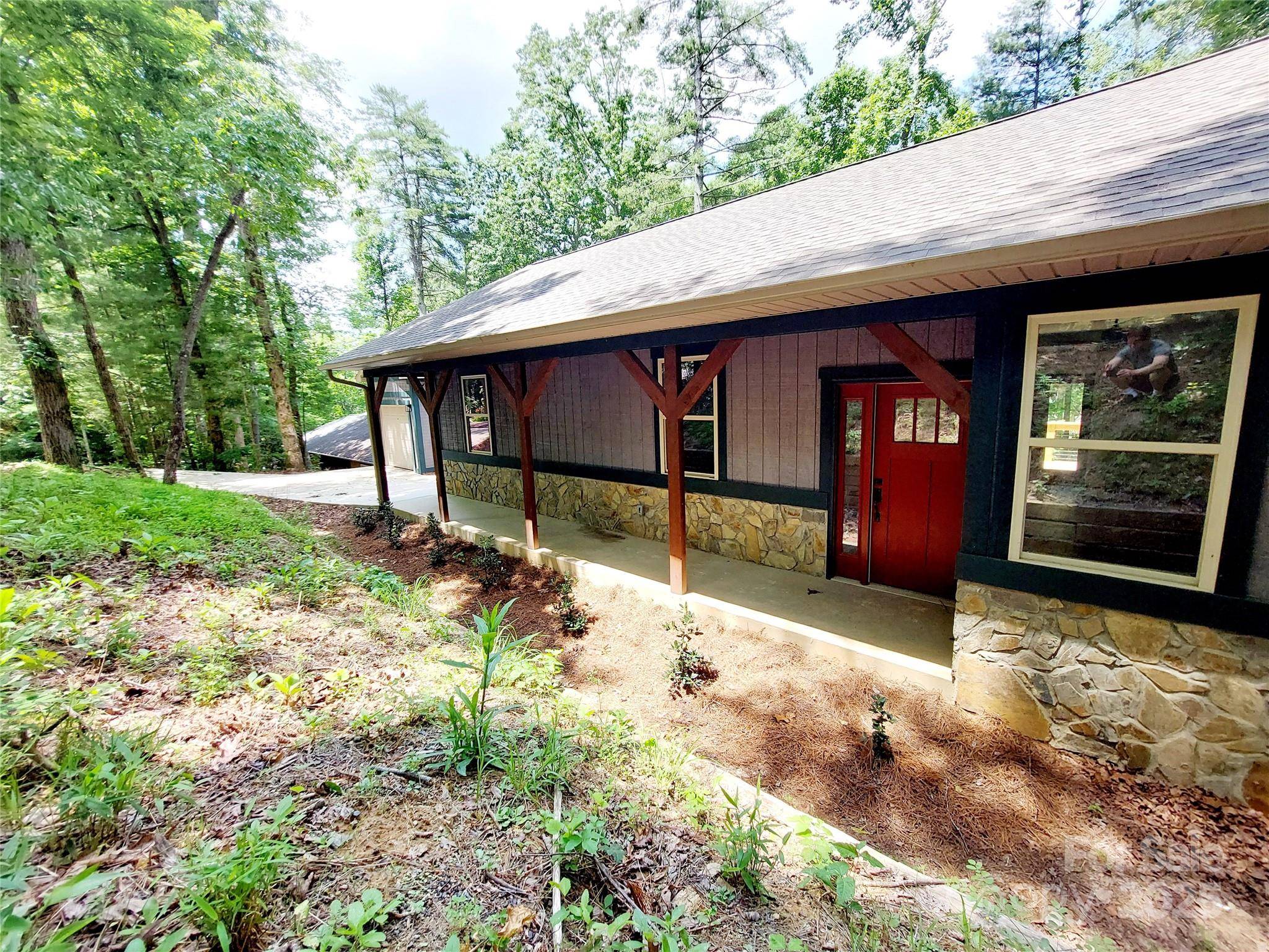 93 Badger RUN, Hendersonville, NC 28739