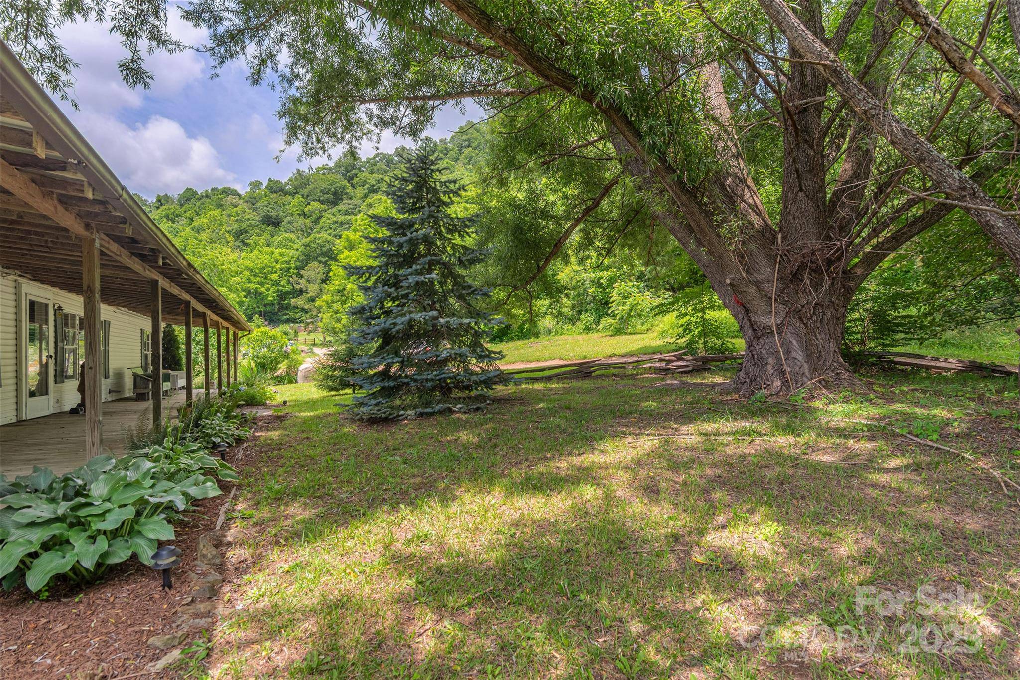 495 Courtney LN, Canton, NC 28716