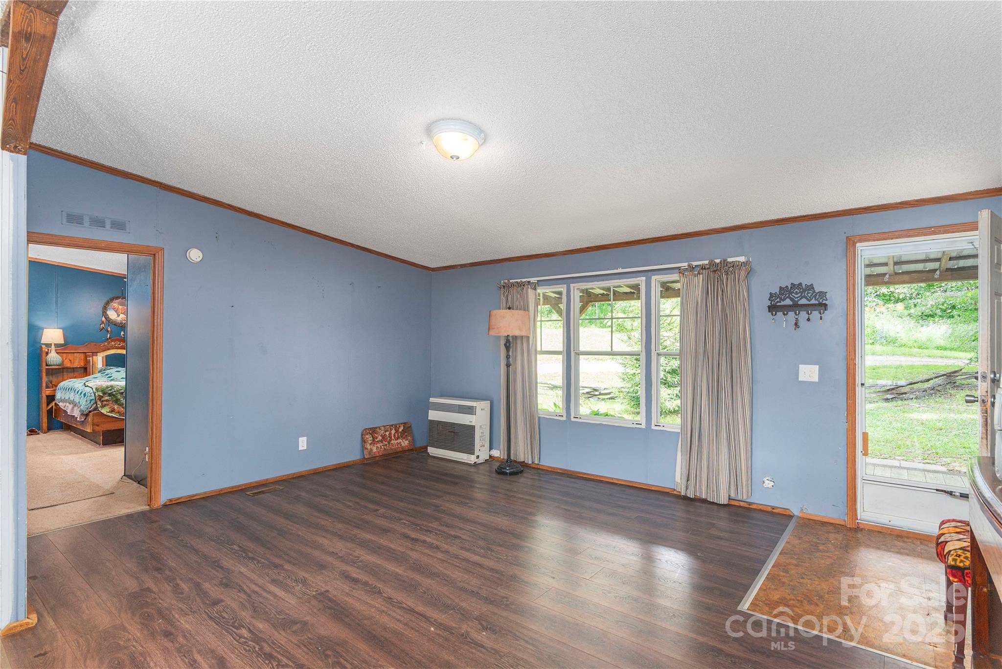 495 Courtney LN, Canton, NC 28716