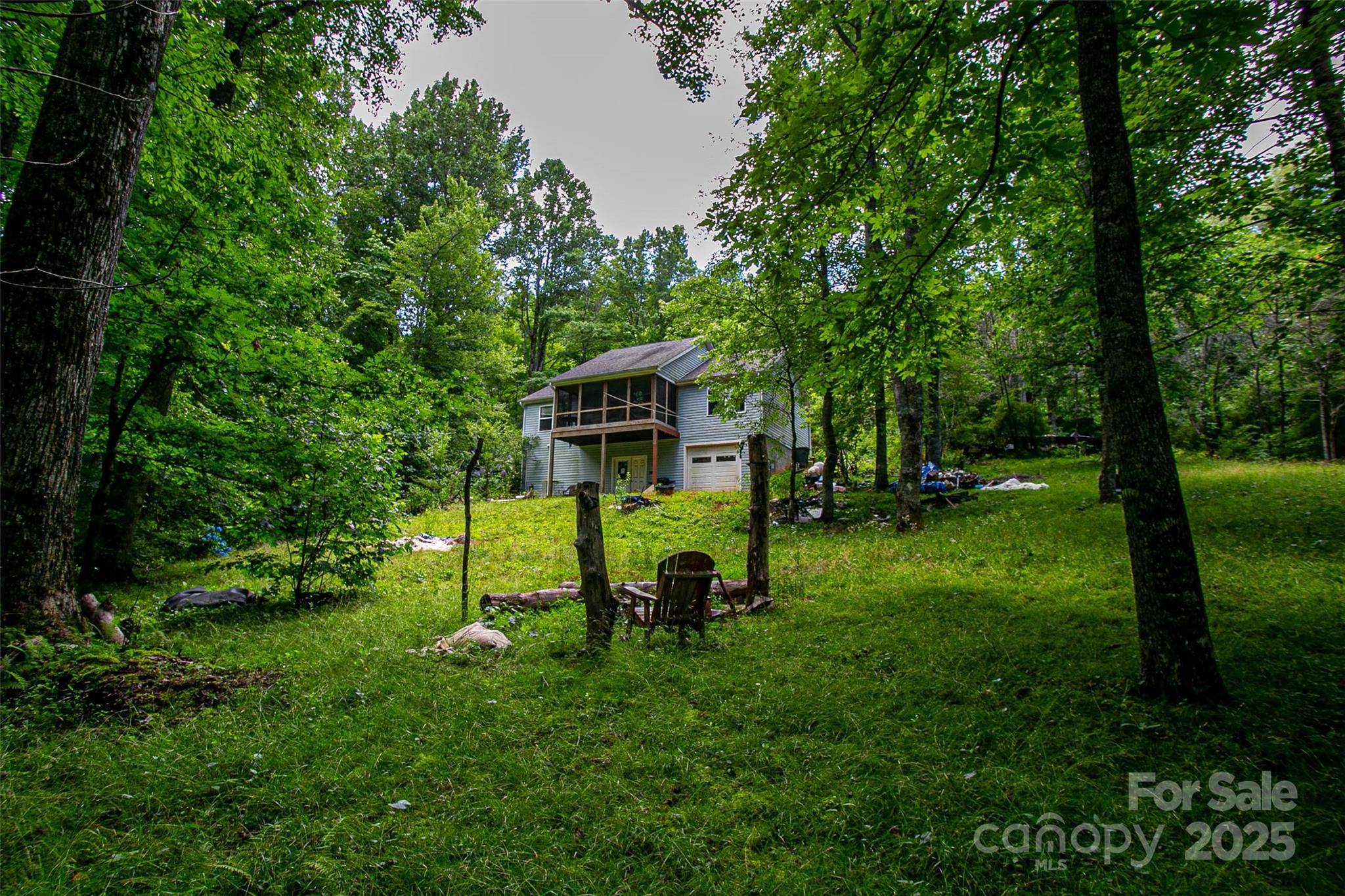 164 Horseplay LN, Lake Toxaway, NC 28747