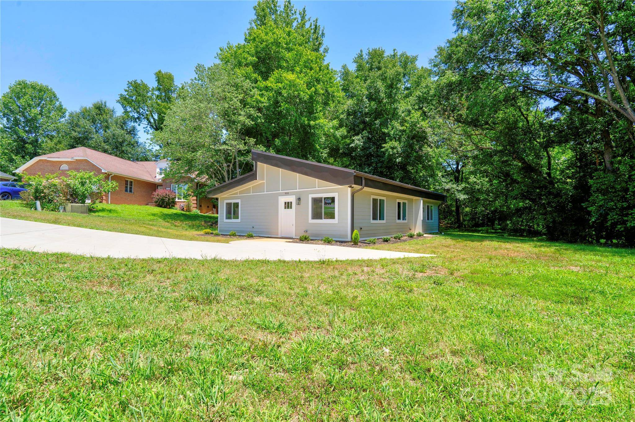 900 Linney LN, Shelby, NC 28152