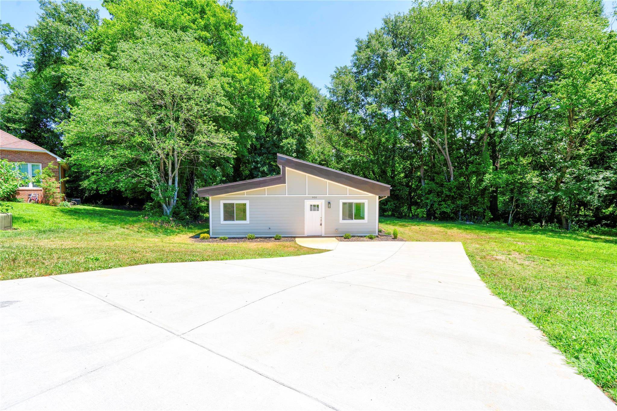 900 Linney LN, Shelby, NC 28152