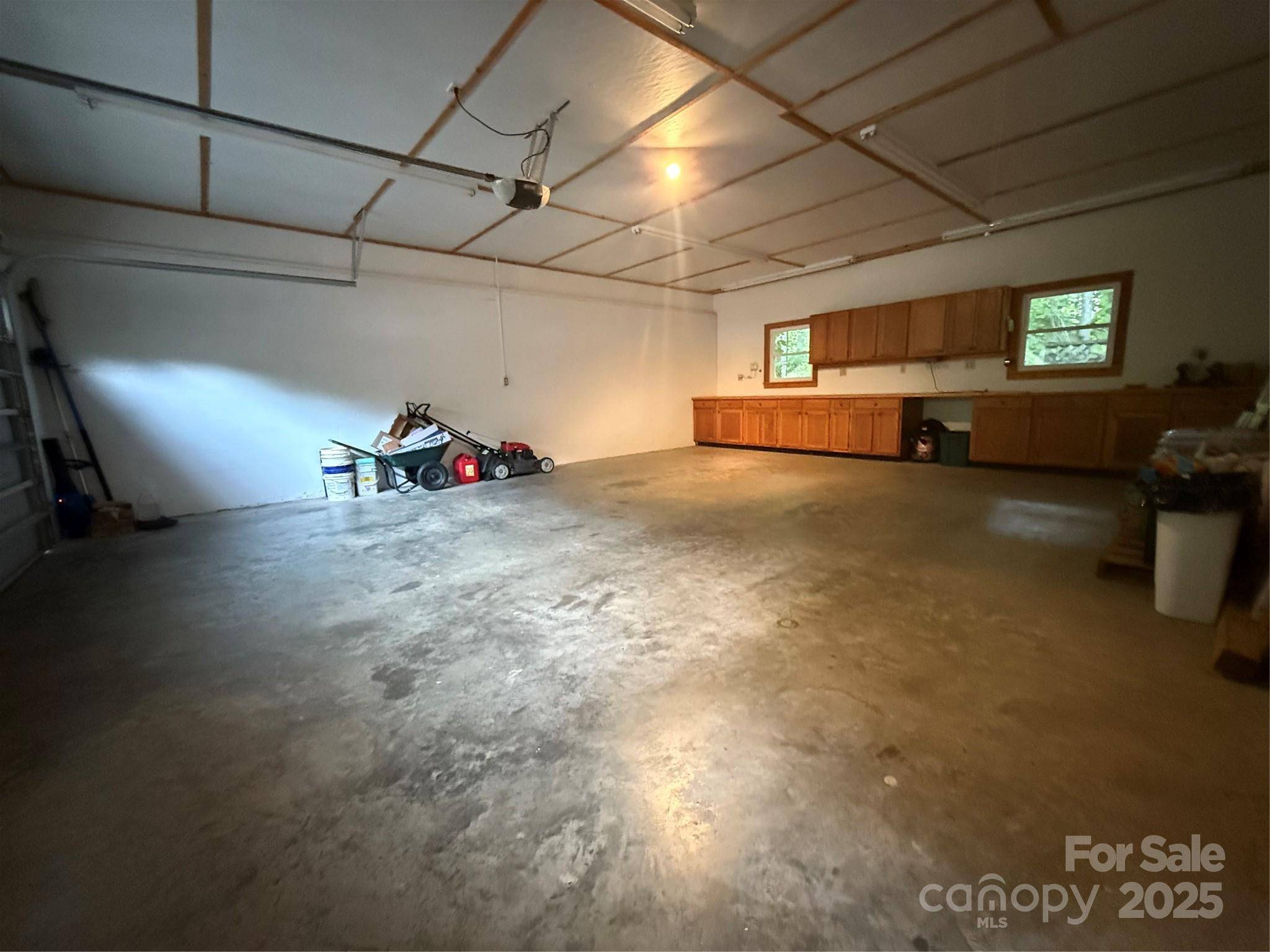 46 High Meadow LN, Waynesville, NC 28786