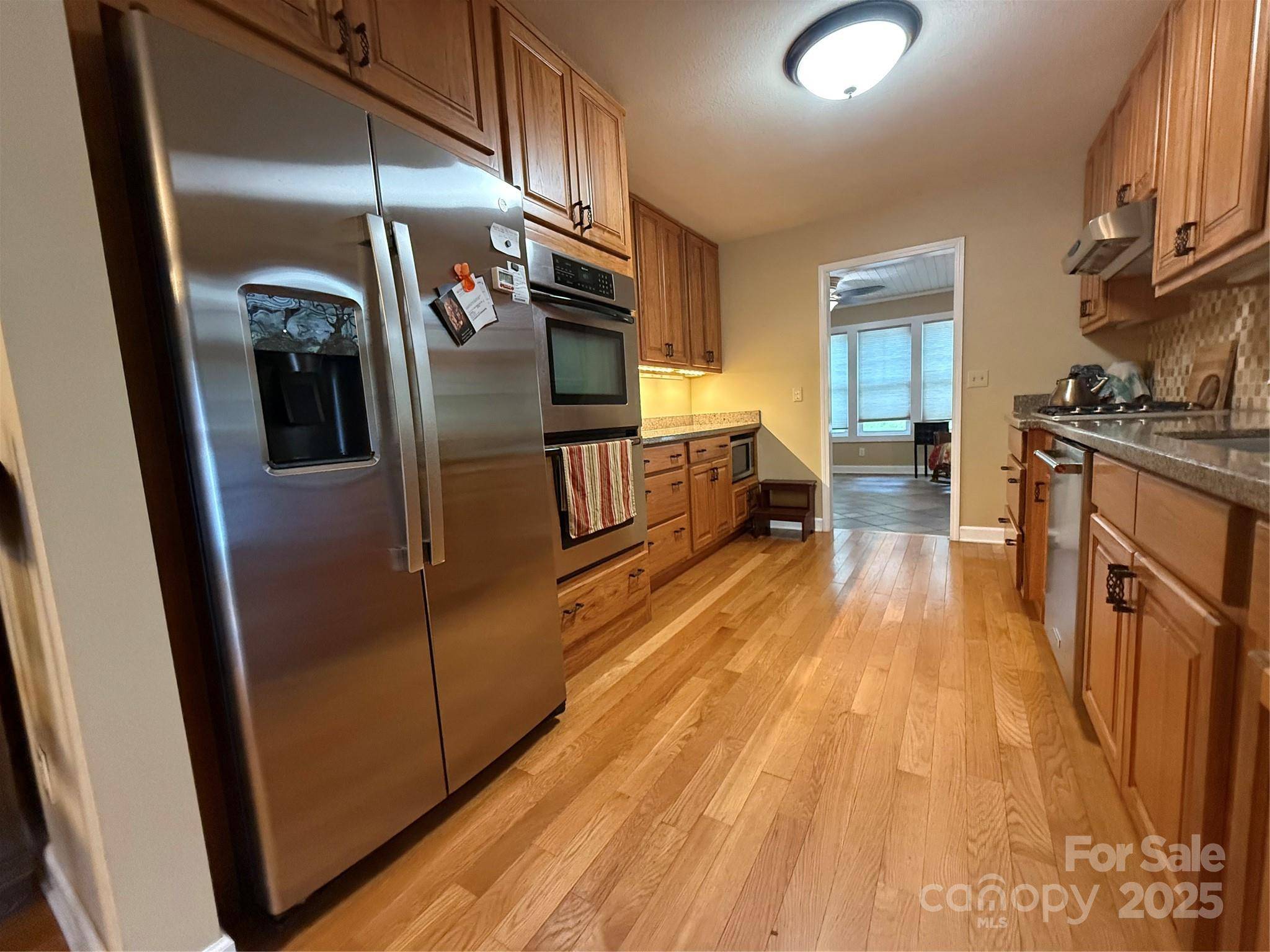 46 High Meadow LN, Waynesville, NC 28786