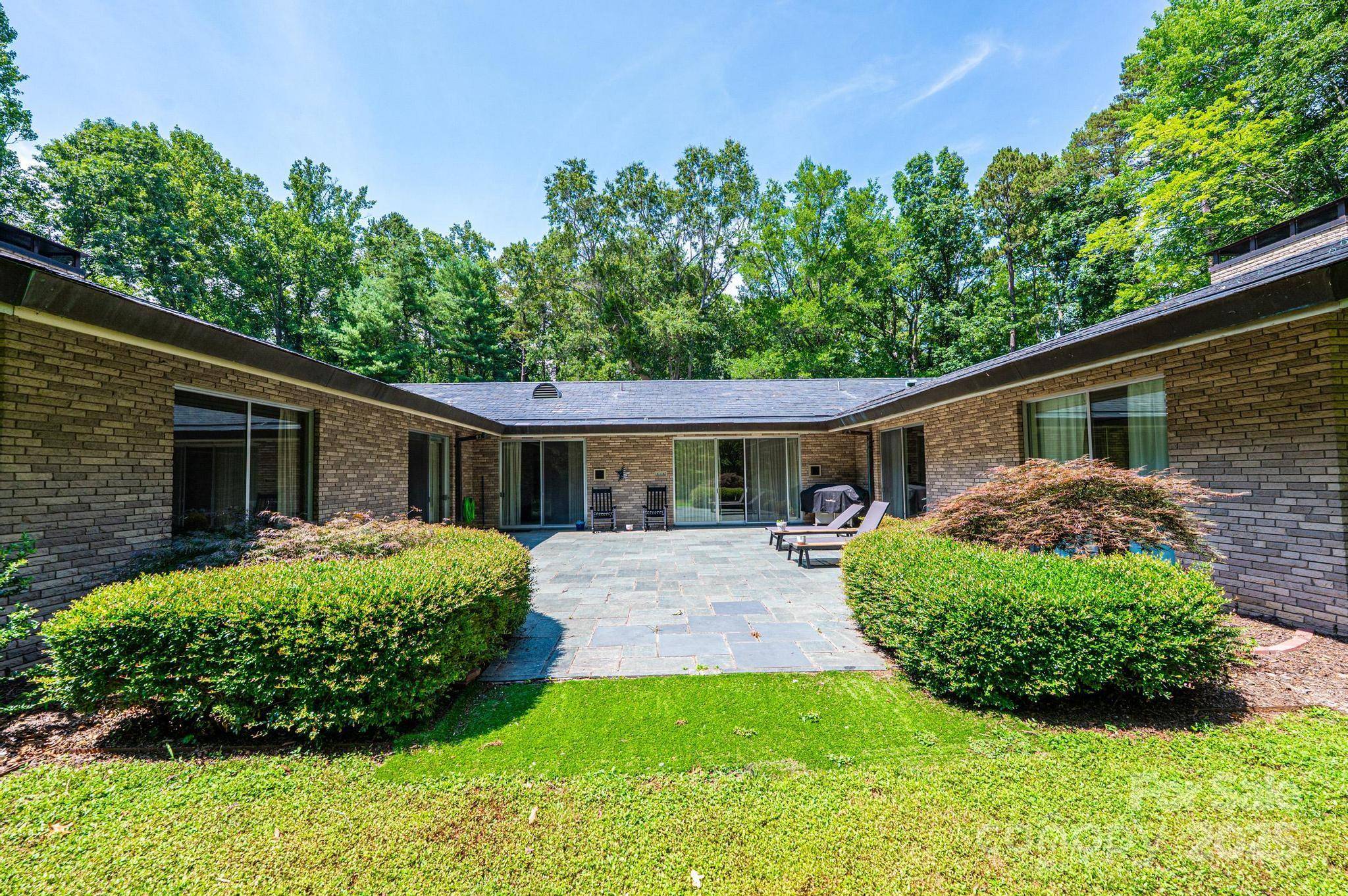 153 Hillhaven PL SE, Lenoir, NC 28645