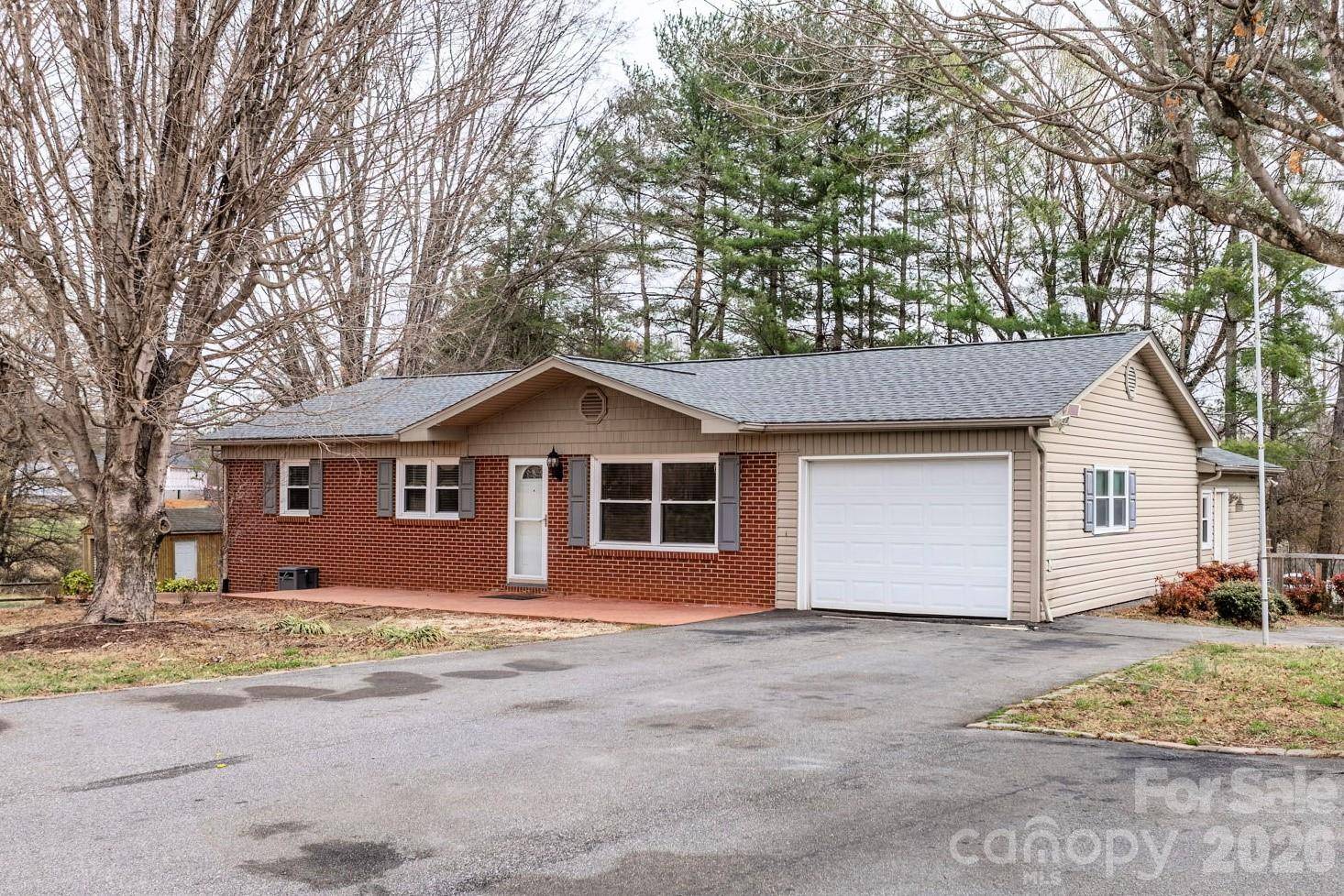 309 Sheldon ST, Hudson, NC 28638