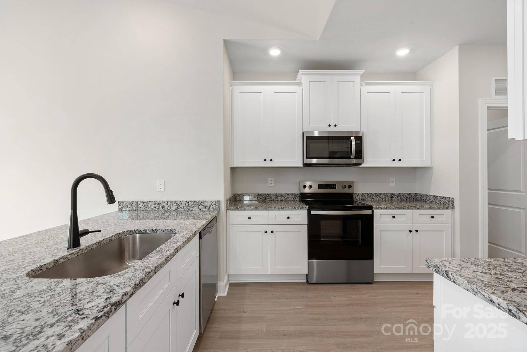 7307 Jerimoth DR, Charlotte, NC 28215