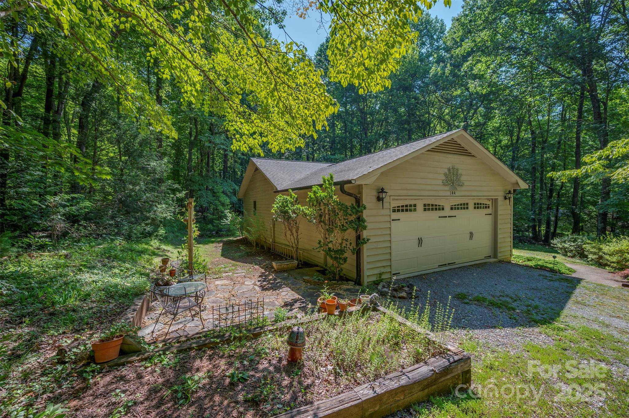 144 Beechwood DR, Columbus, NC 28722