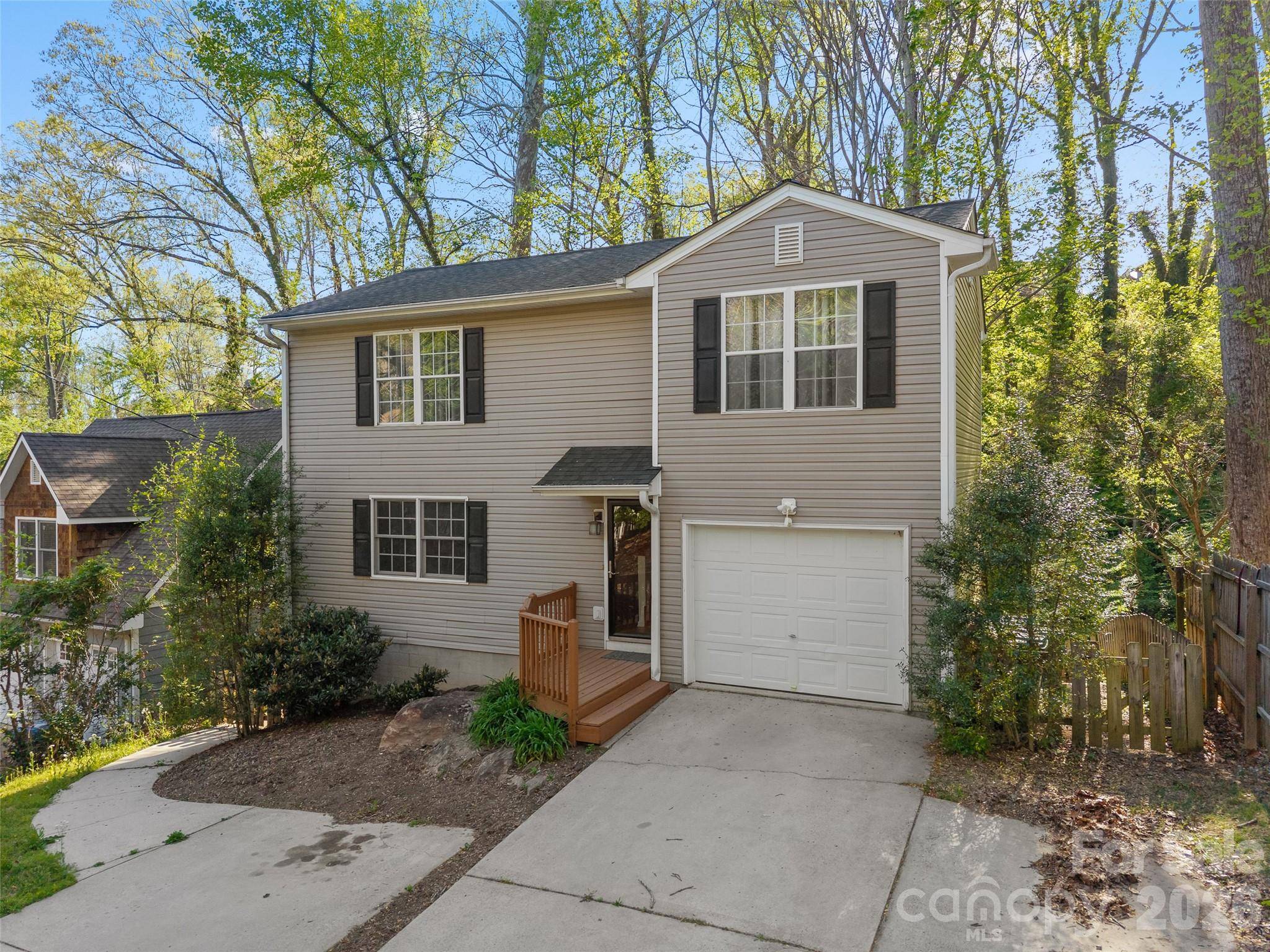 13 Castle ST, Asheville, NC 28803