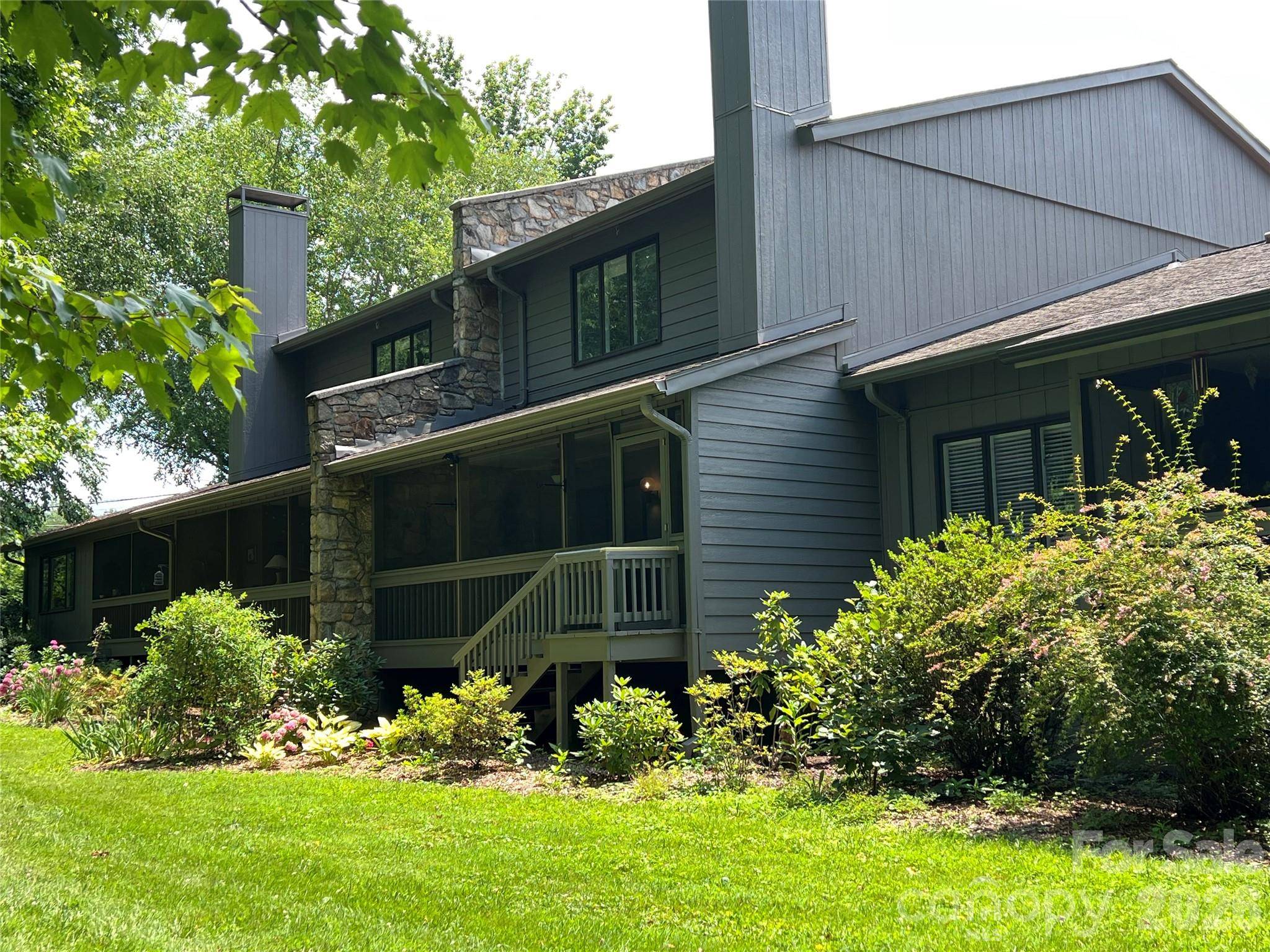 609 Crowfields LN, Asheville, NC 28803