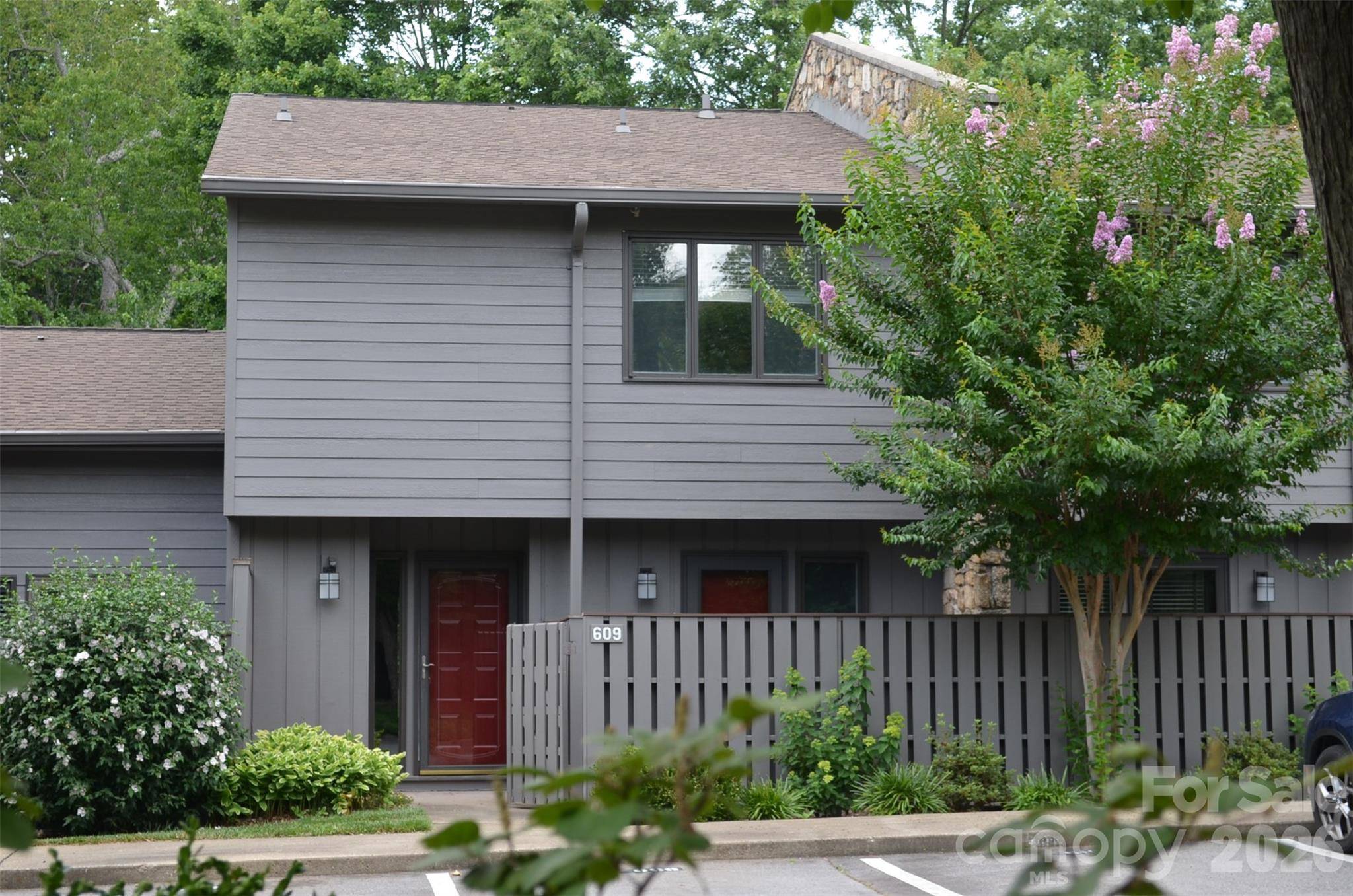 609 Crowfields LN, Asheville, NC 28803