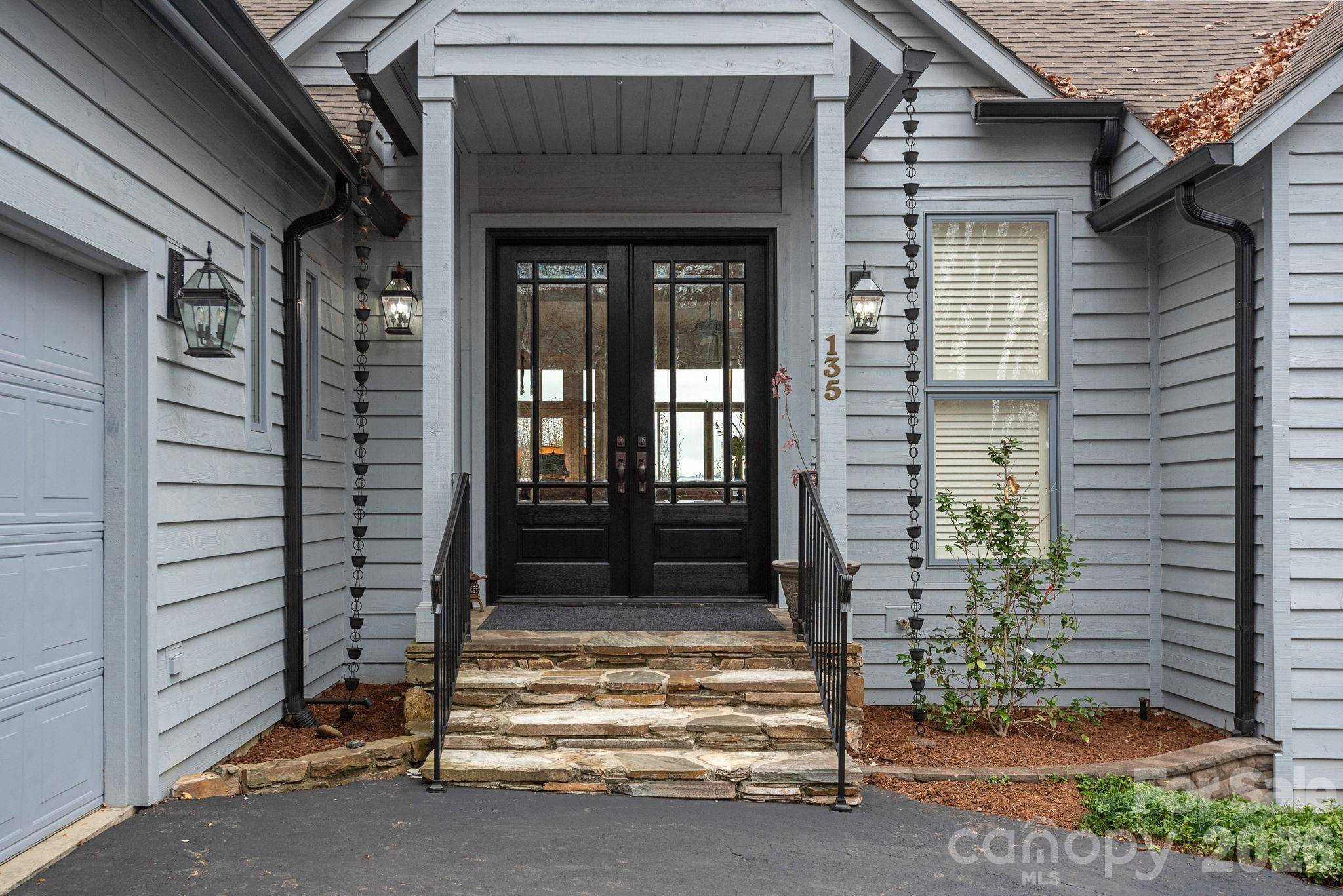 135 POPLAR LOOP, Flat Rock, NC 28731