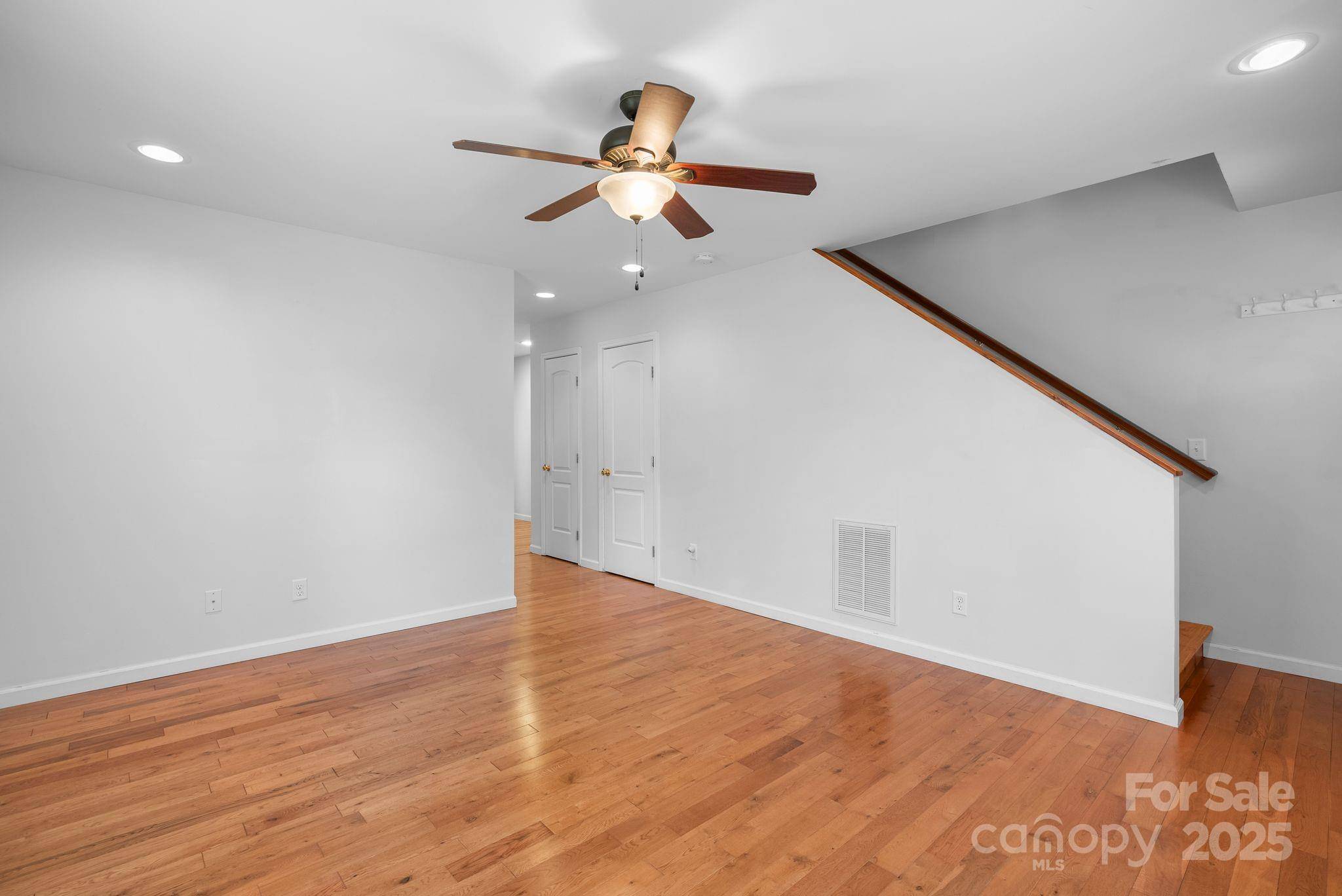 212 & 214 Portmanvilla RD, Black Mountain, NC 28711