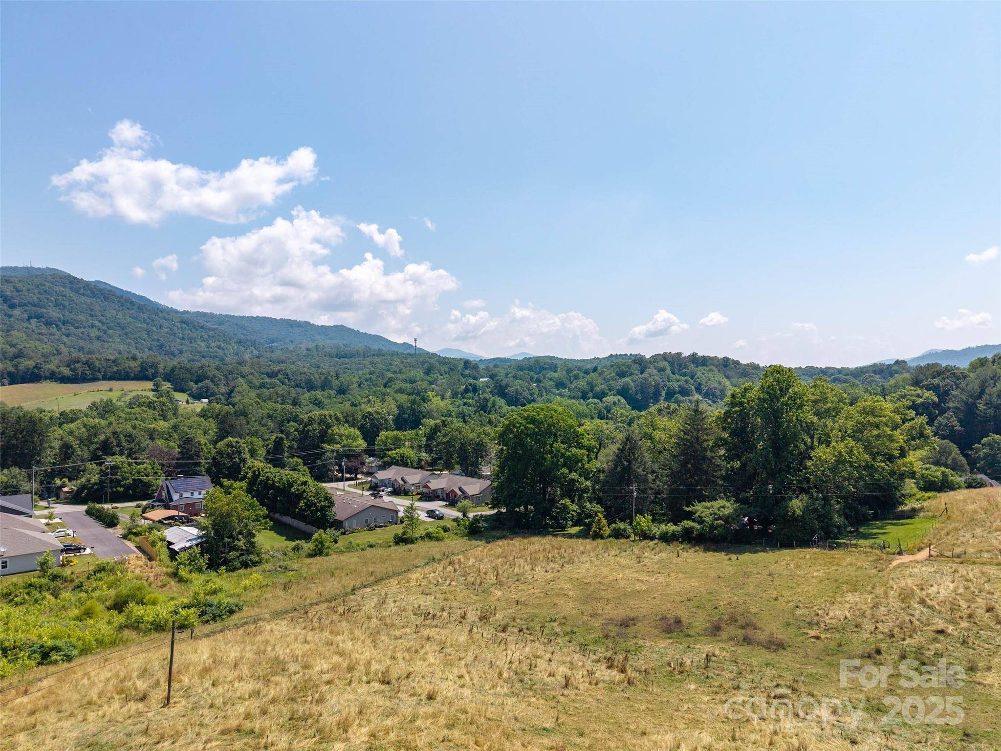 0000 Summer Breeze DR, Clyde, NC 28721
