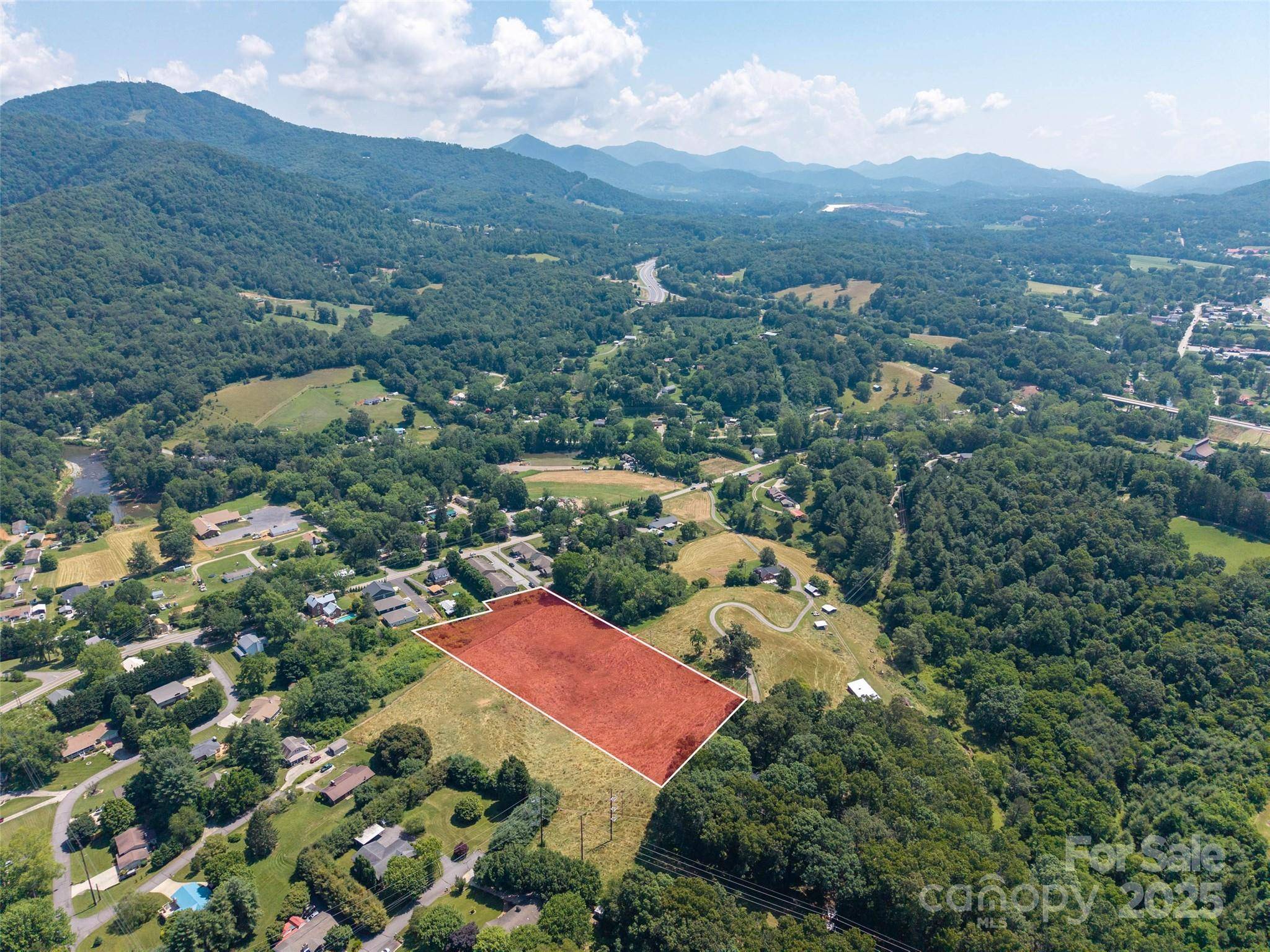 00 Summer Breeze DR, Clyde, NC 28721