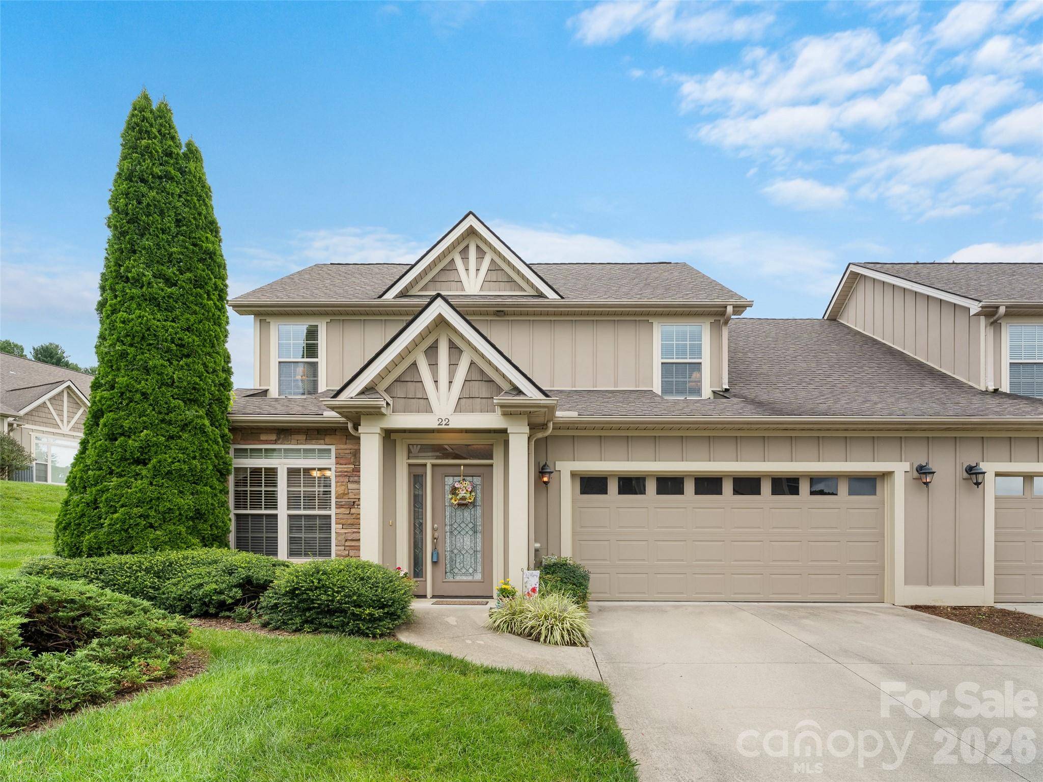 22 Florian LN, Fletcher, NC 28732