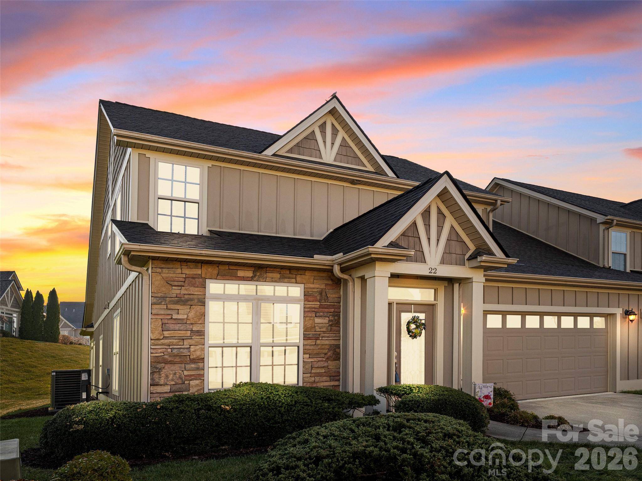 22 Florian LN, Fletcher, NC 28732