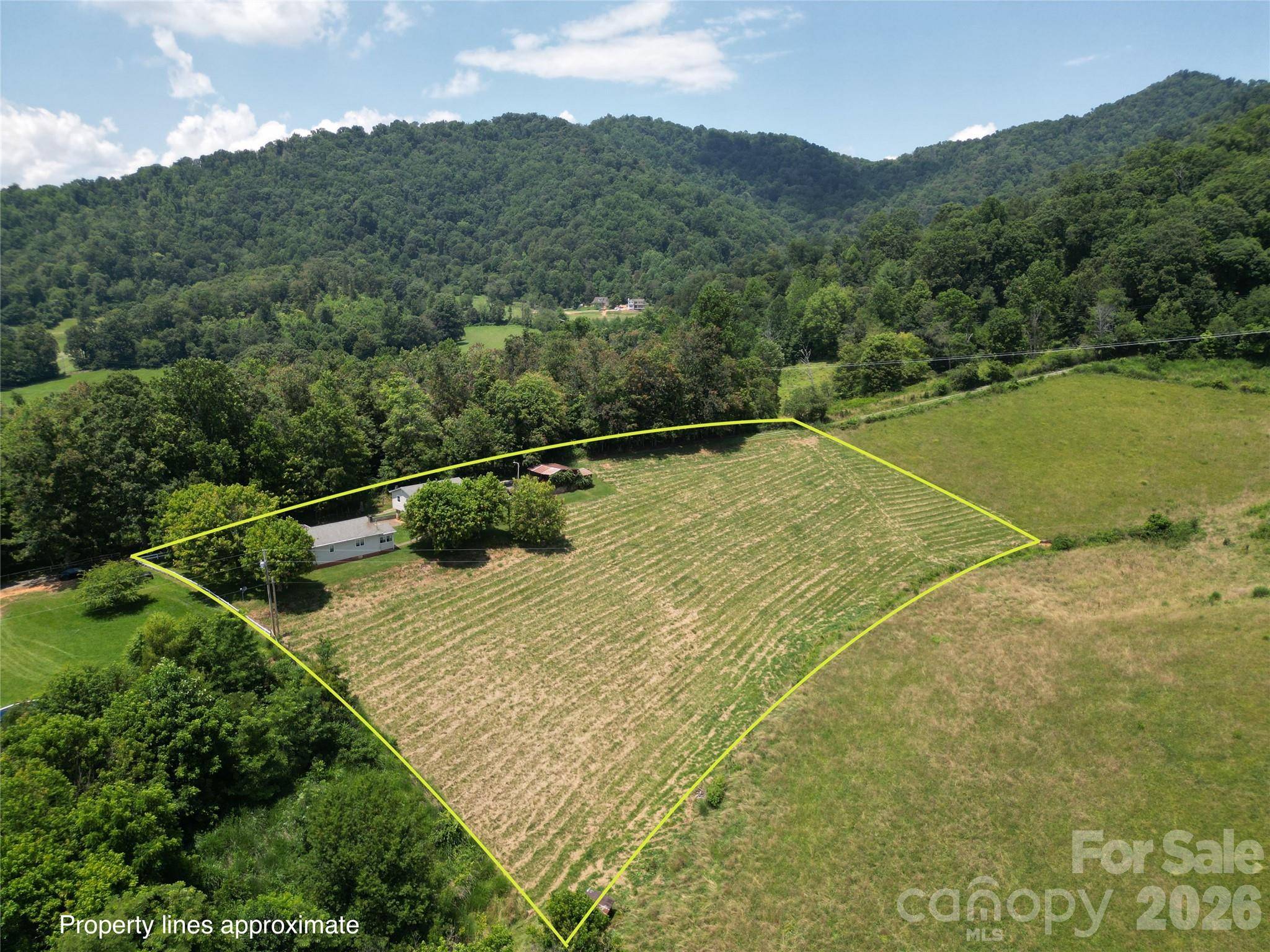 560 Bailey Mountain RD, Mars Hill, NC 28754