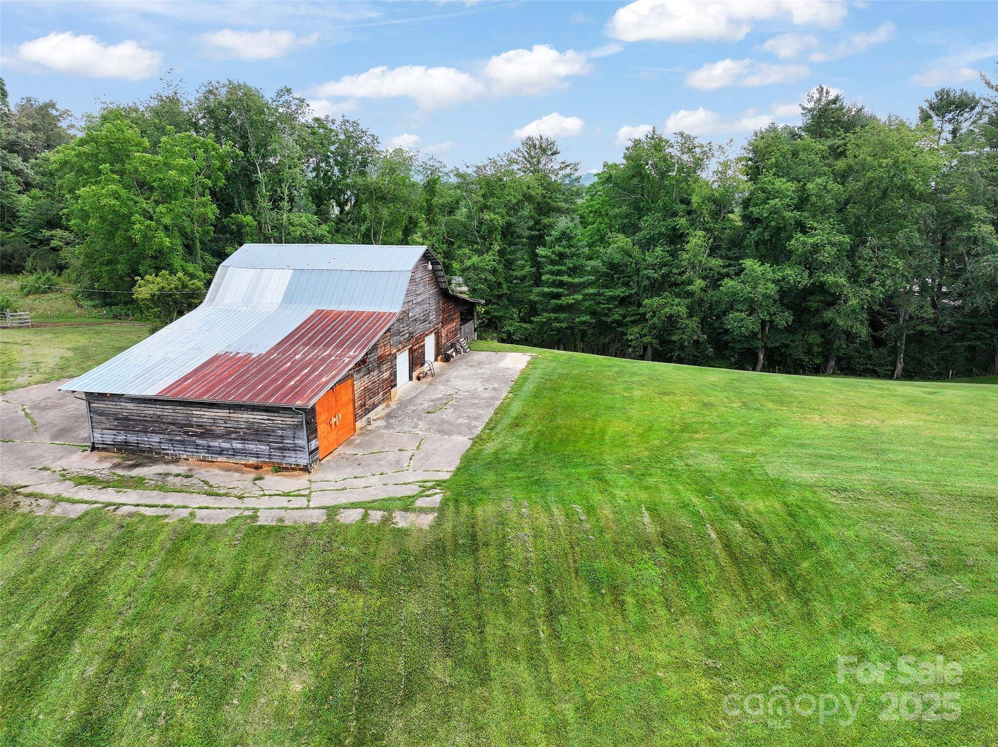 110 Allison Acres DR, Waynesville, NC 28786