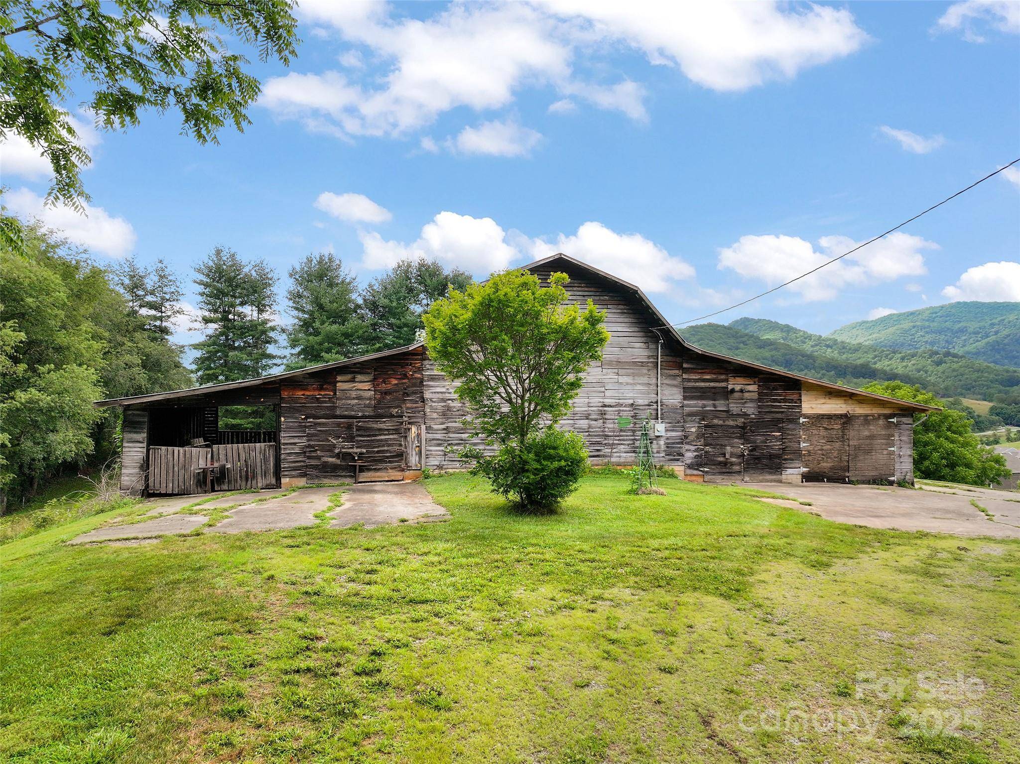 110 Allison Acres DR, Waynesville, NC 28786