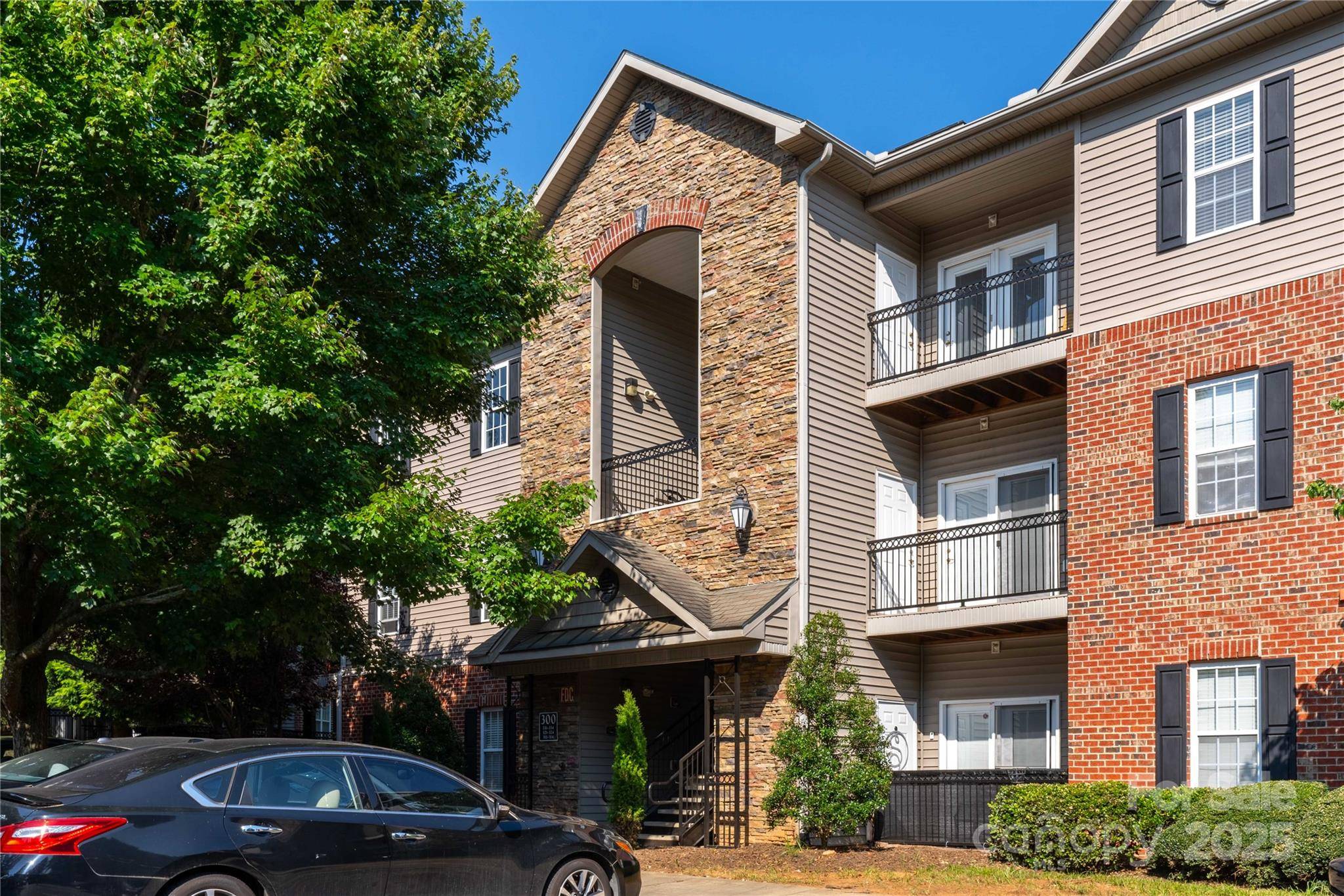 332 Appeldoorn CIR, Asheville, NC 28803
