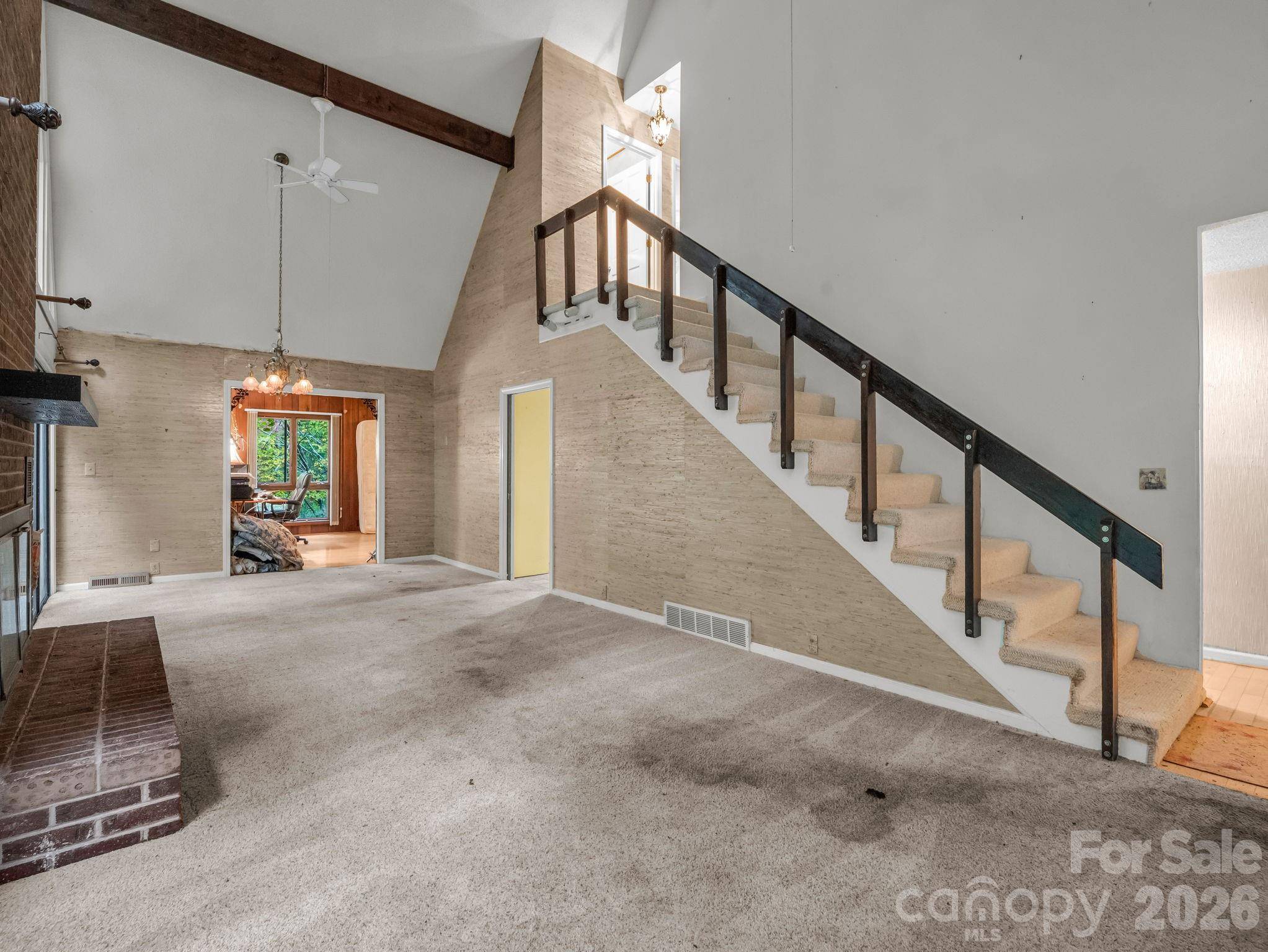421 Chickadee LN, Brevard, NC 28712