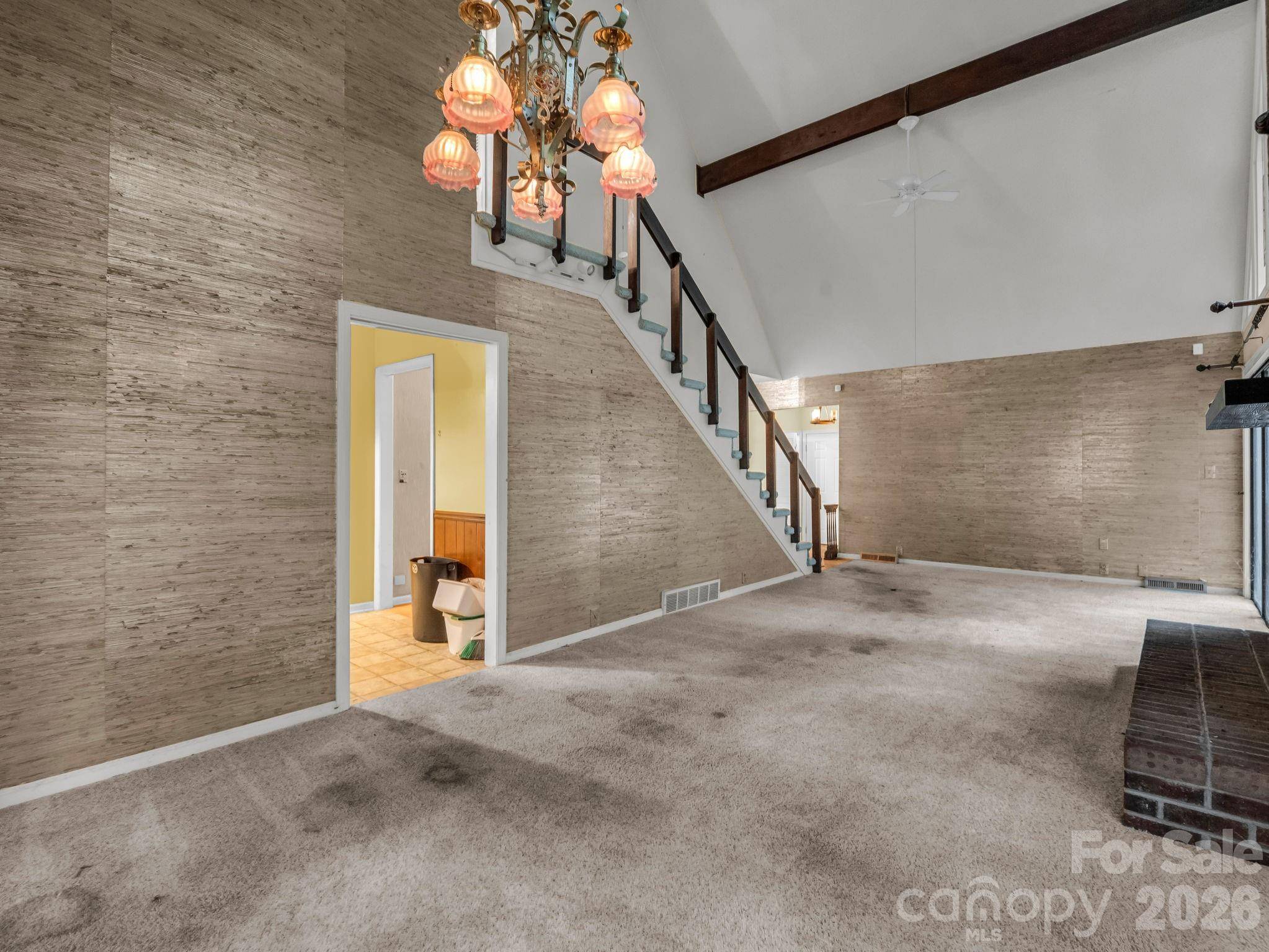 421 Chickadee LN, Brevard, NC 28712
