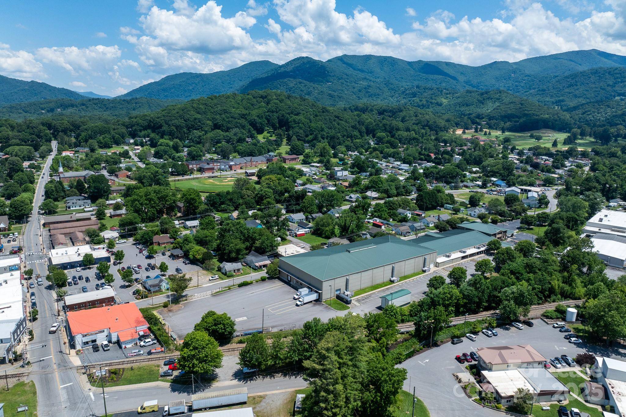 172 Riverbend ST #Lease, Waynesville, NC 28786