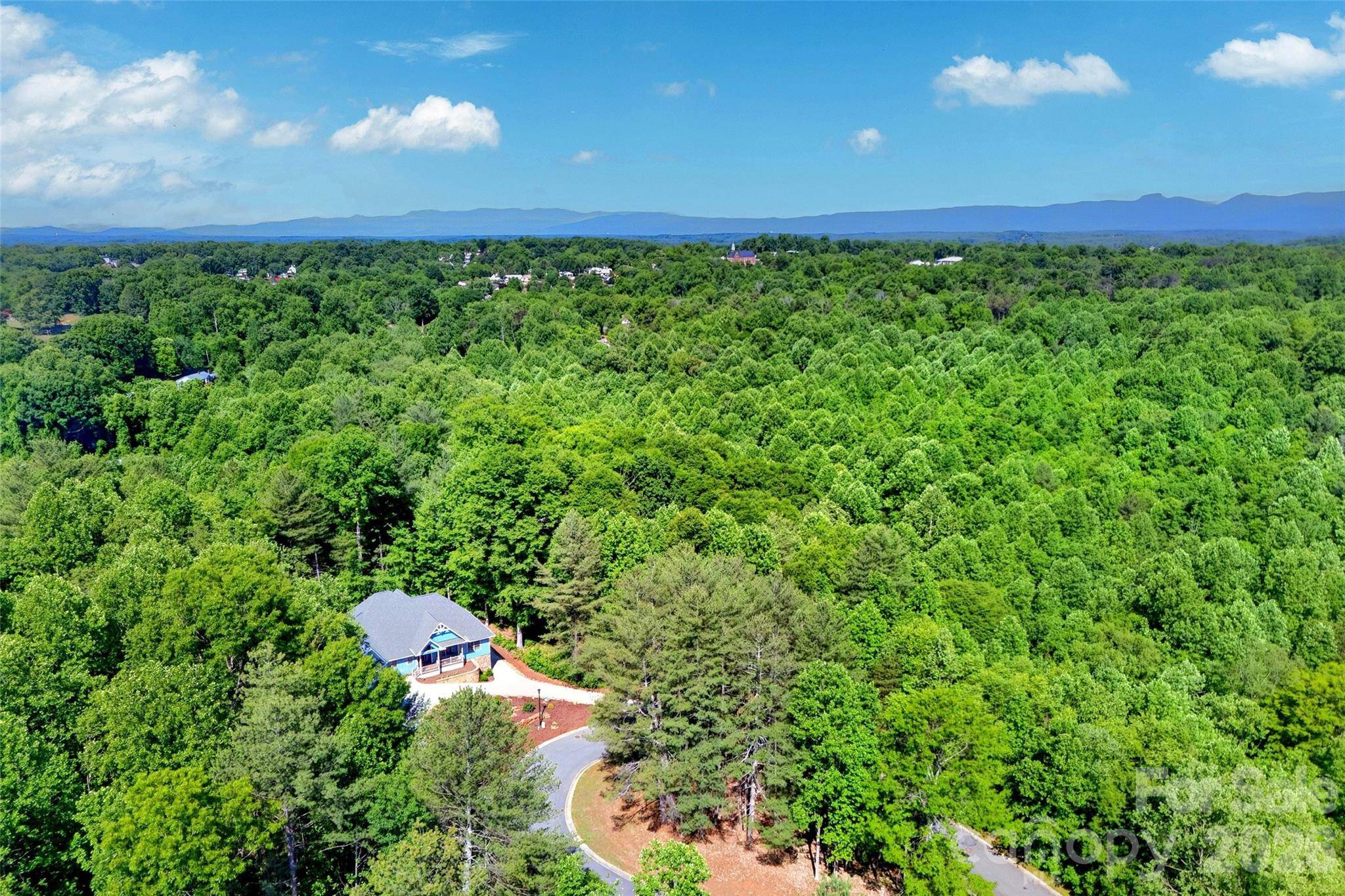225 Henrys Glen DR, Morganton, NC 28655