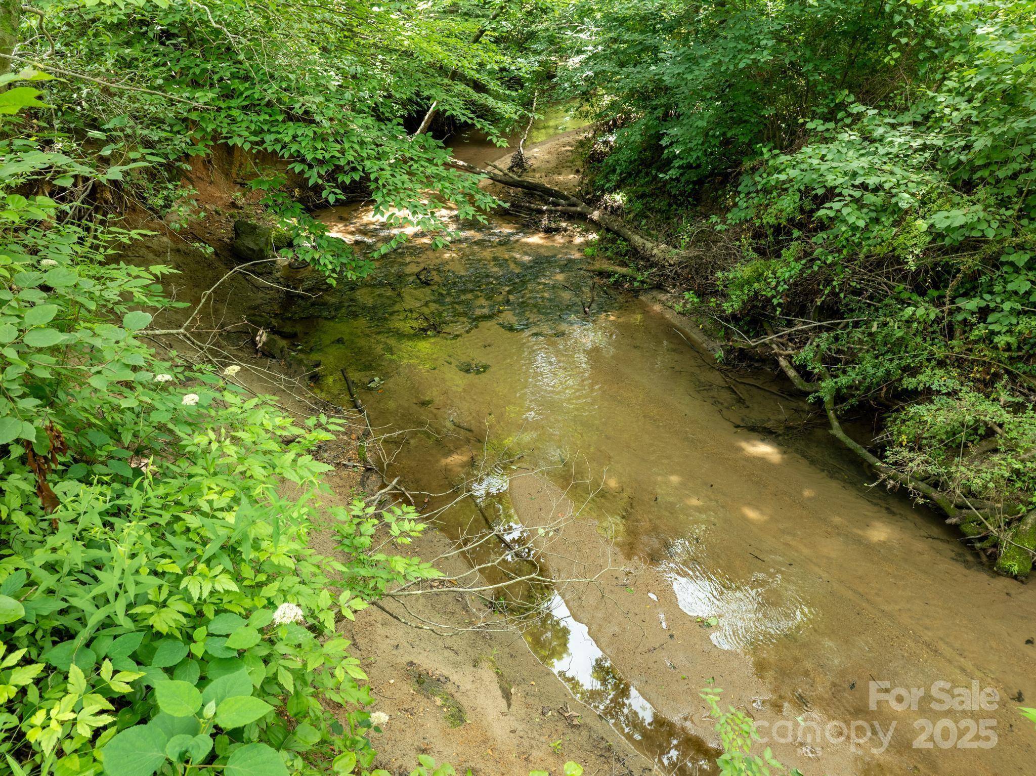 1047 Williamsburg DR, Lenoir, NC 28645