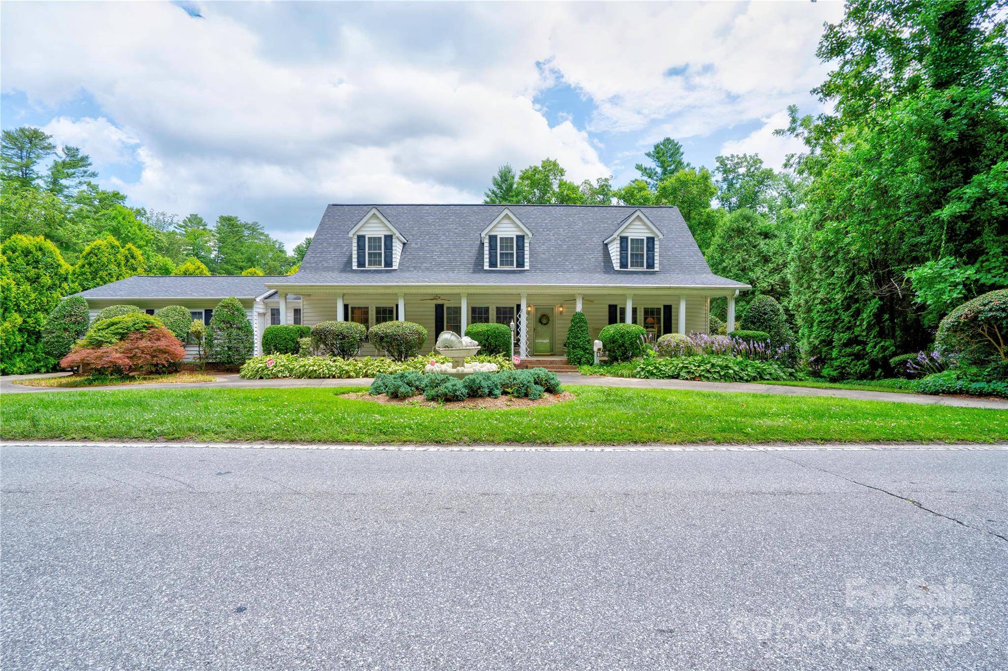 2606 Greenville HWY, Flat Rock, NC 28731