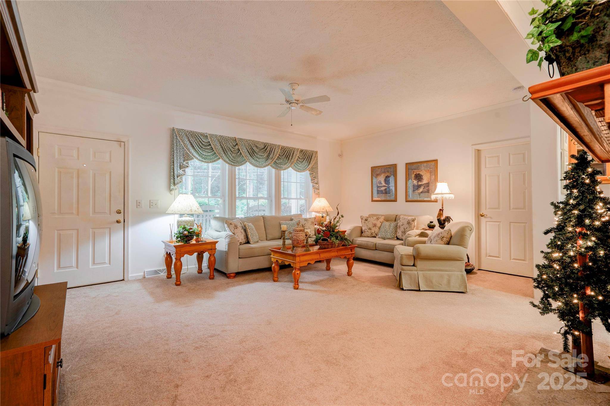 2606 Greenville HWY, Flat Rock, NC 28731