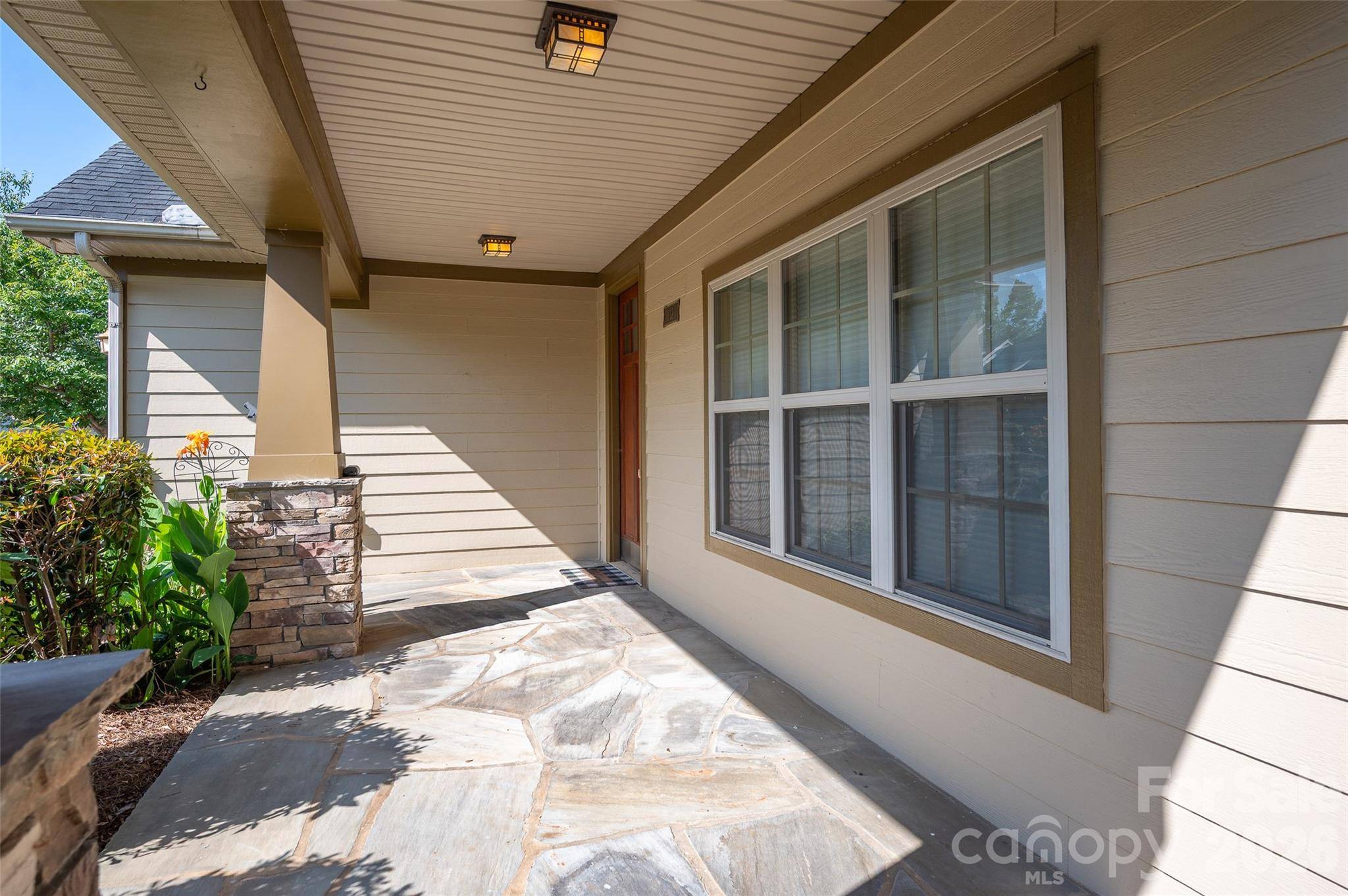 102 Coral LN, Mooresville, NC 28117