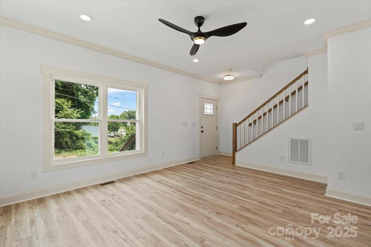 431 W Norment AVE, Gastonia, NC 28052