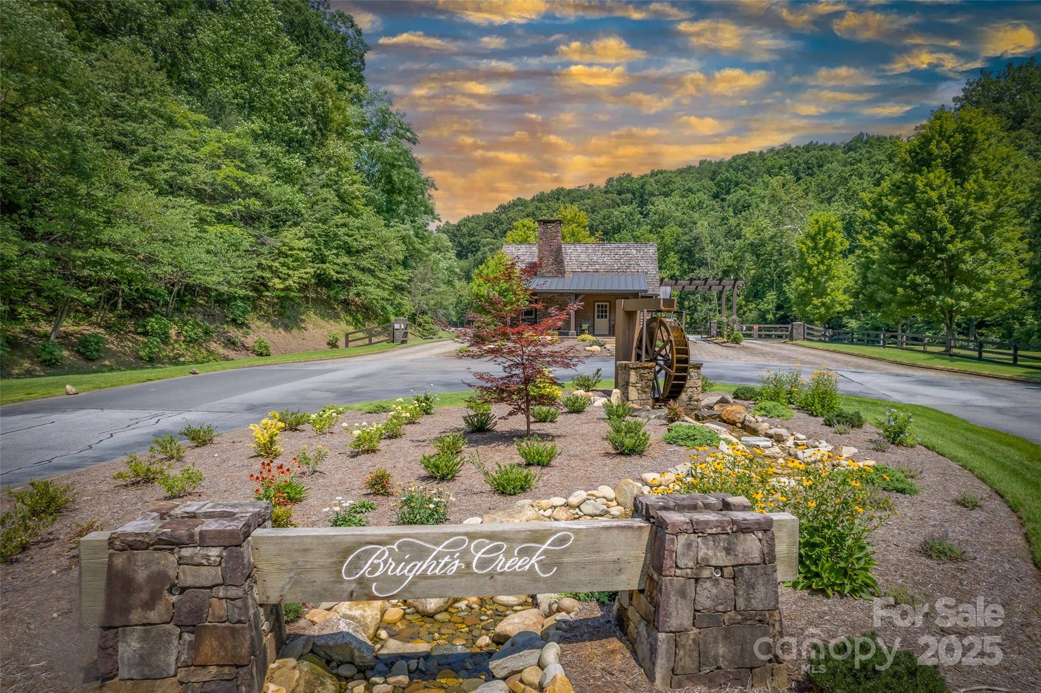 000 Deep Gap Farm RD E, Mill Spring, NC 28756