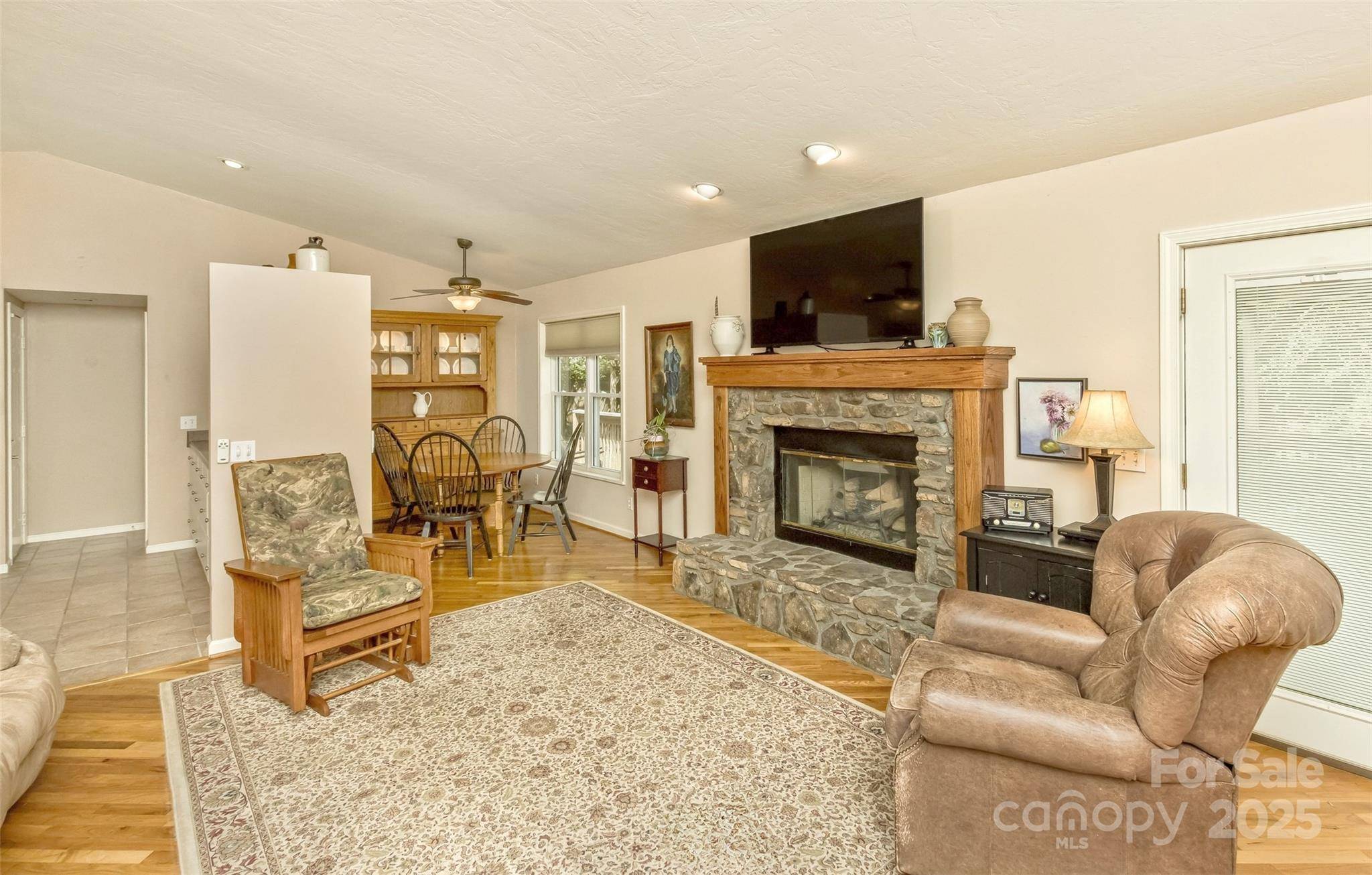 15 Beaverdam Knoll RD, Asheville, NC 28804