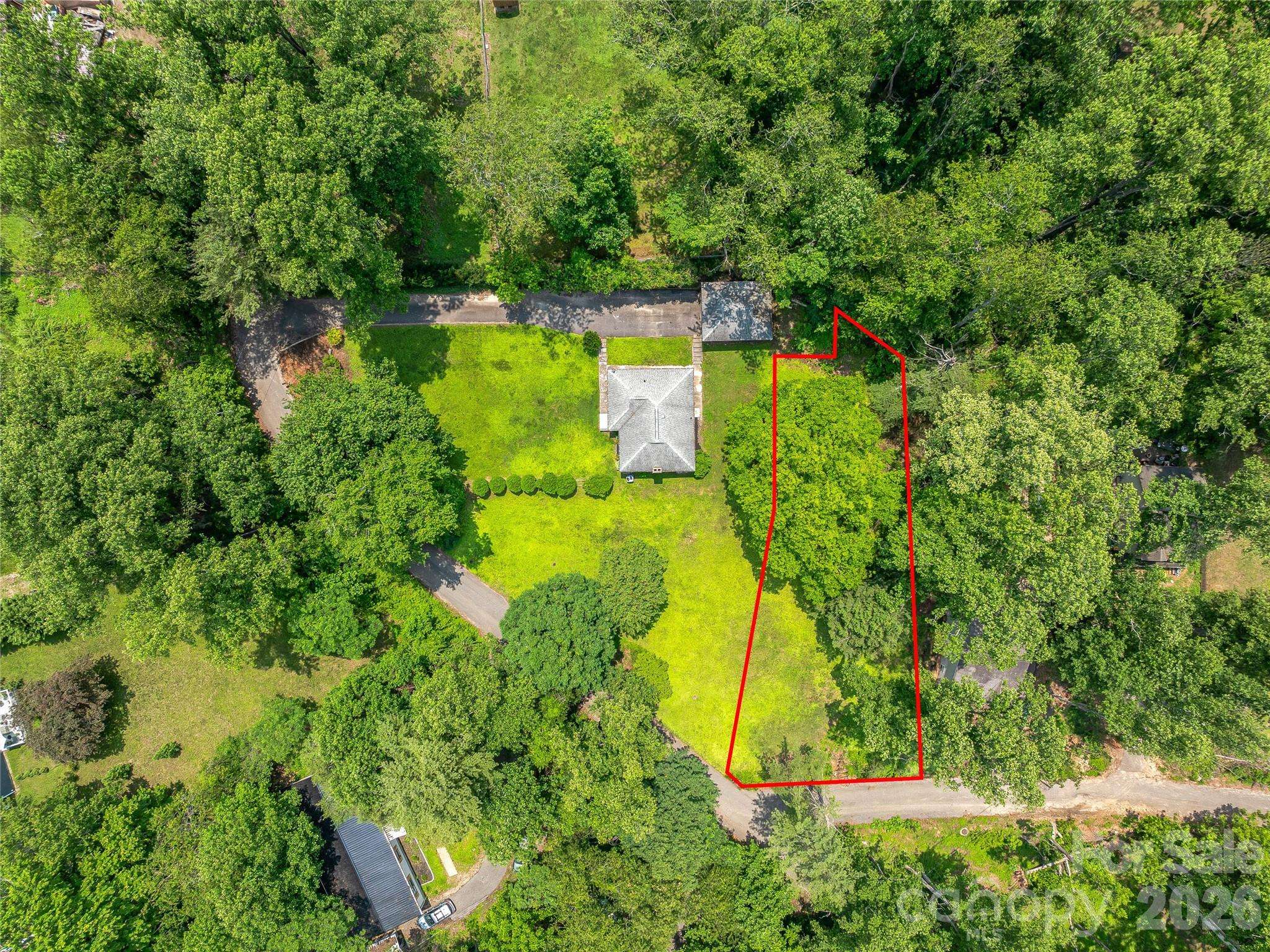 99999 W Skyland CIR #2, Asheville, NC 28804
