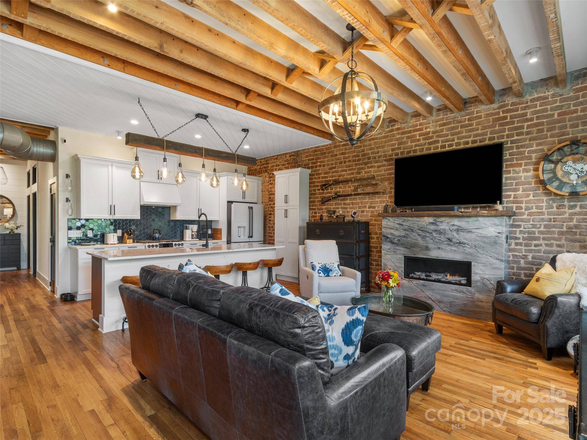 5 Town SQ #204, Burnsville, NC 28714