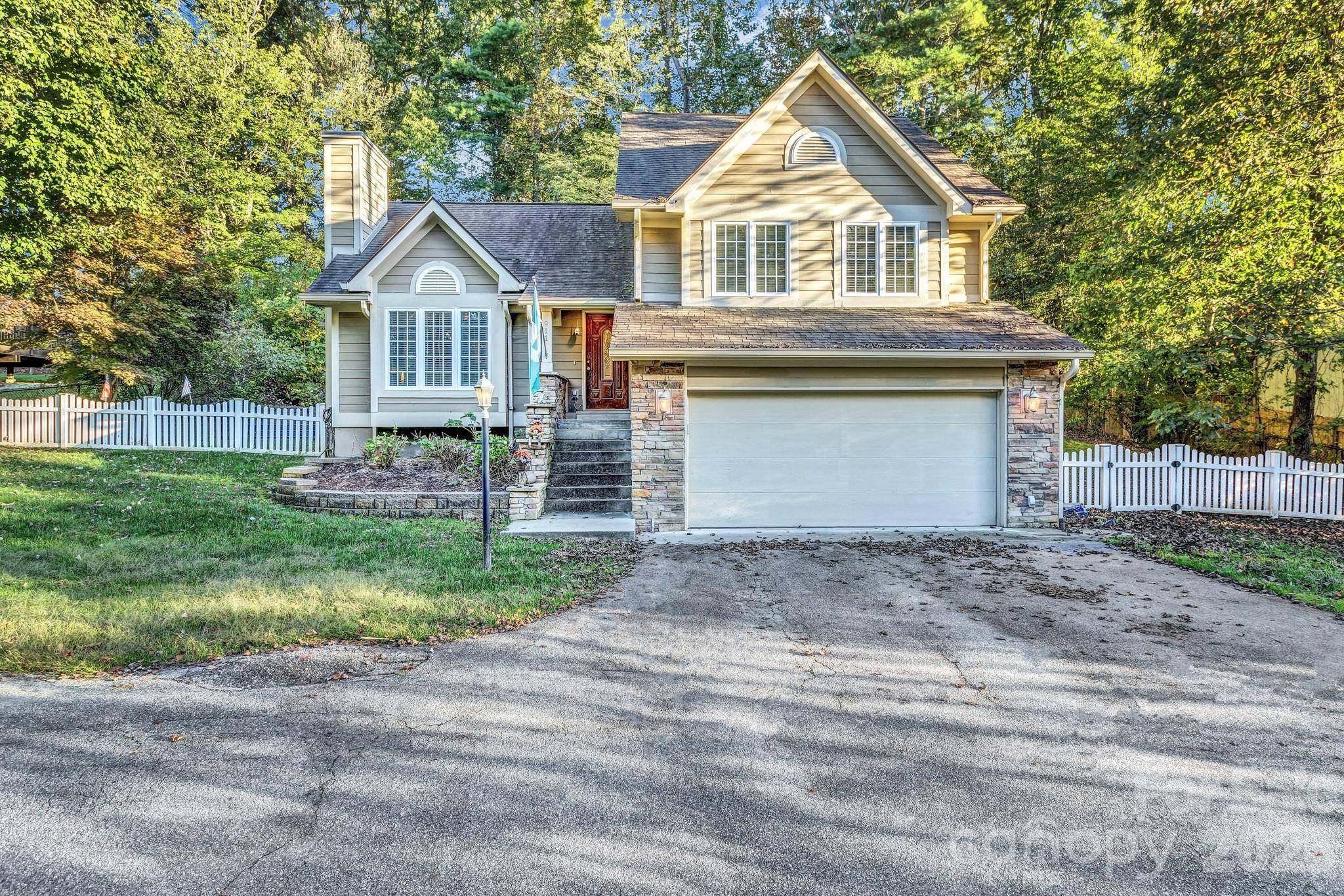 911 Fanning Bridge RD, Fletcher, NC 28732