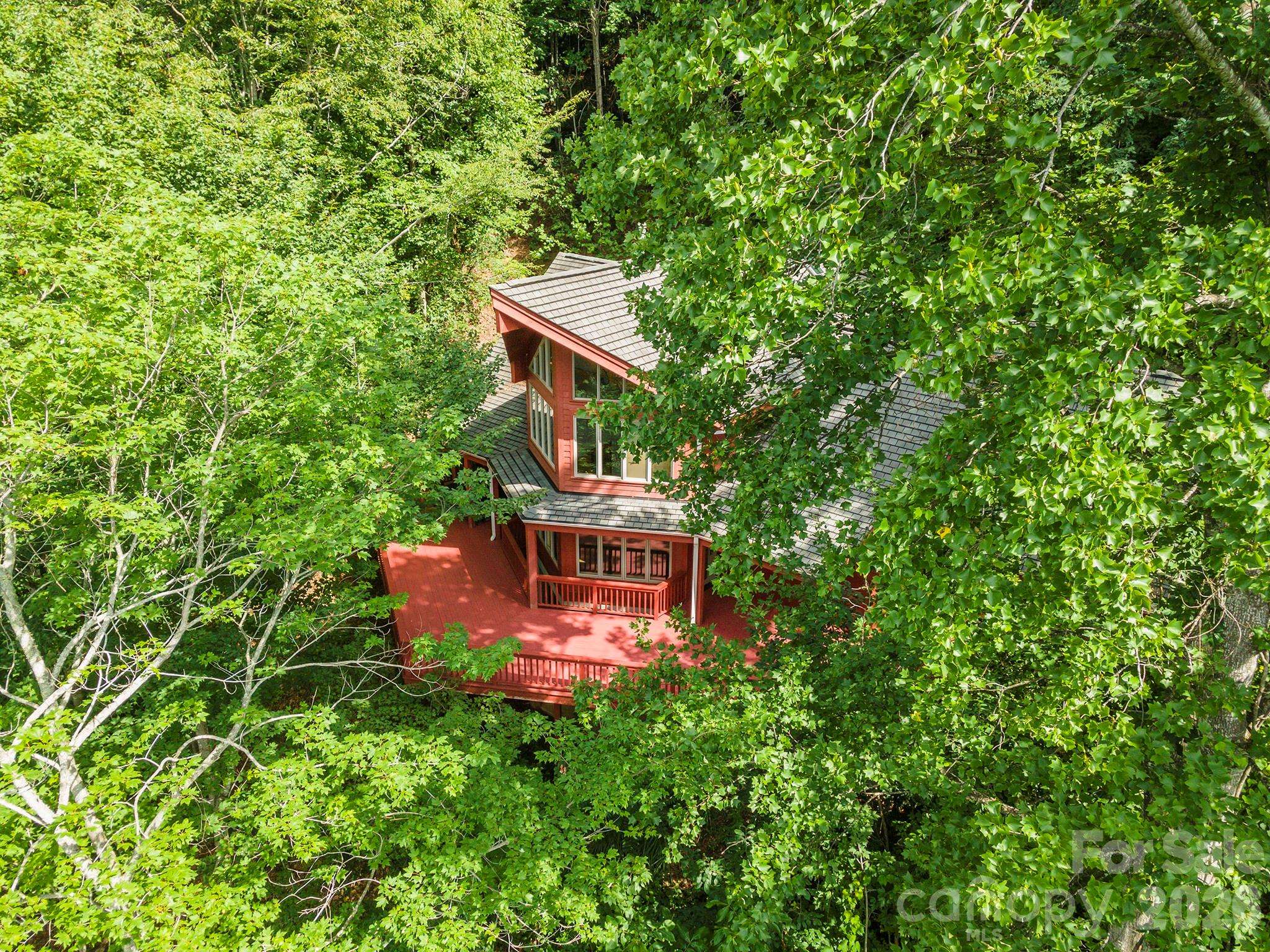 7 Winding Poplar RD, Black Mountain, NC 28711