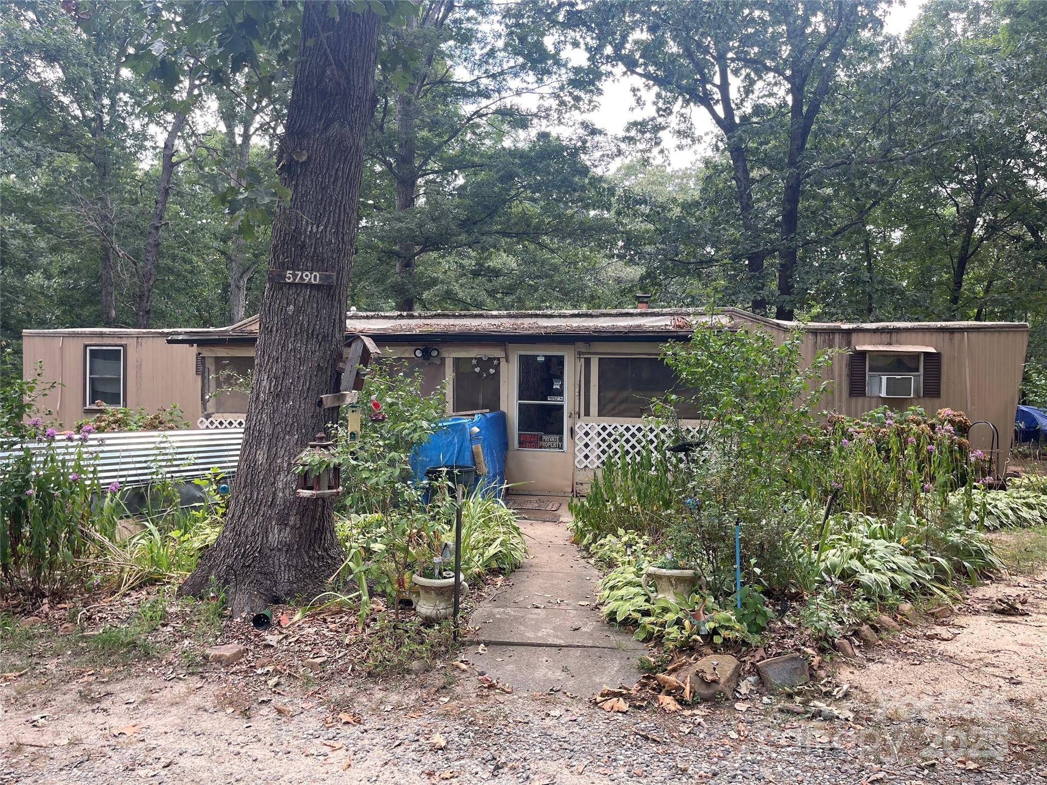 5790 Summer LN, Cherryville, NC 28021