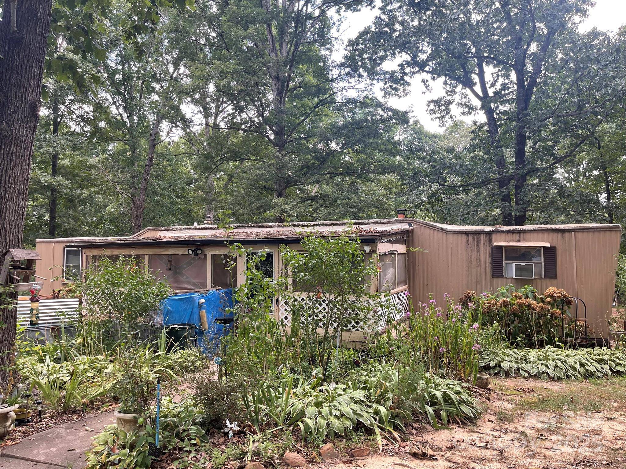 5790 Summer LN, Cherryville, NC 28021