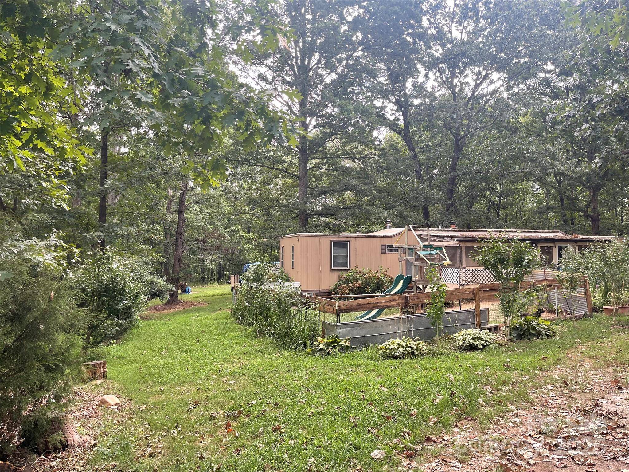 5790 Summer LN, Cherryville, NC 28021