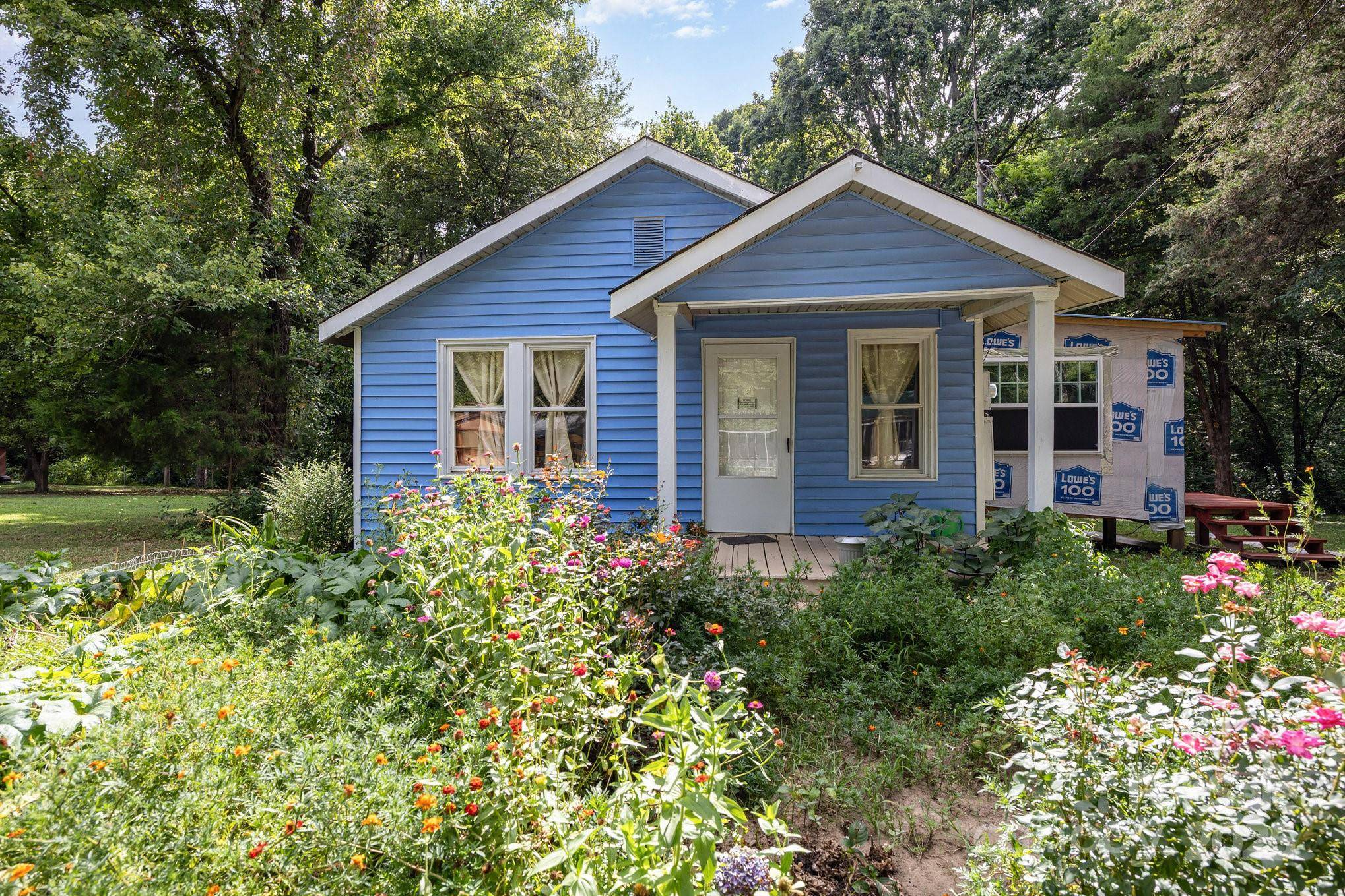 1110 Wall ST, Statesville, NC 28677