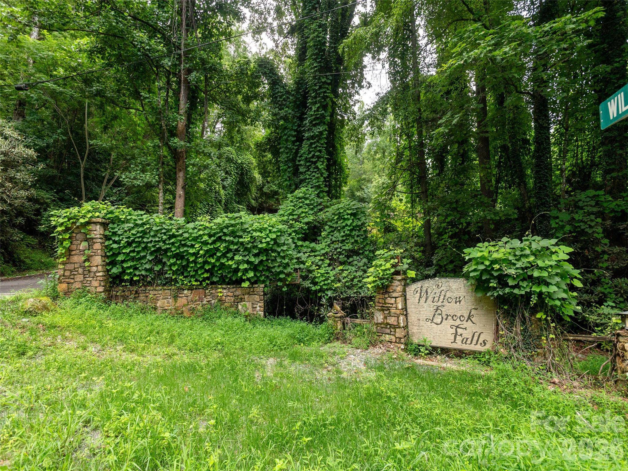 0 Willow Falls LN, Hendersonville, NC 28792