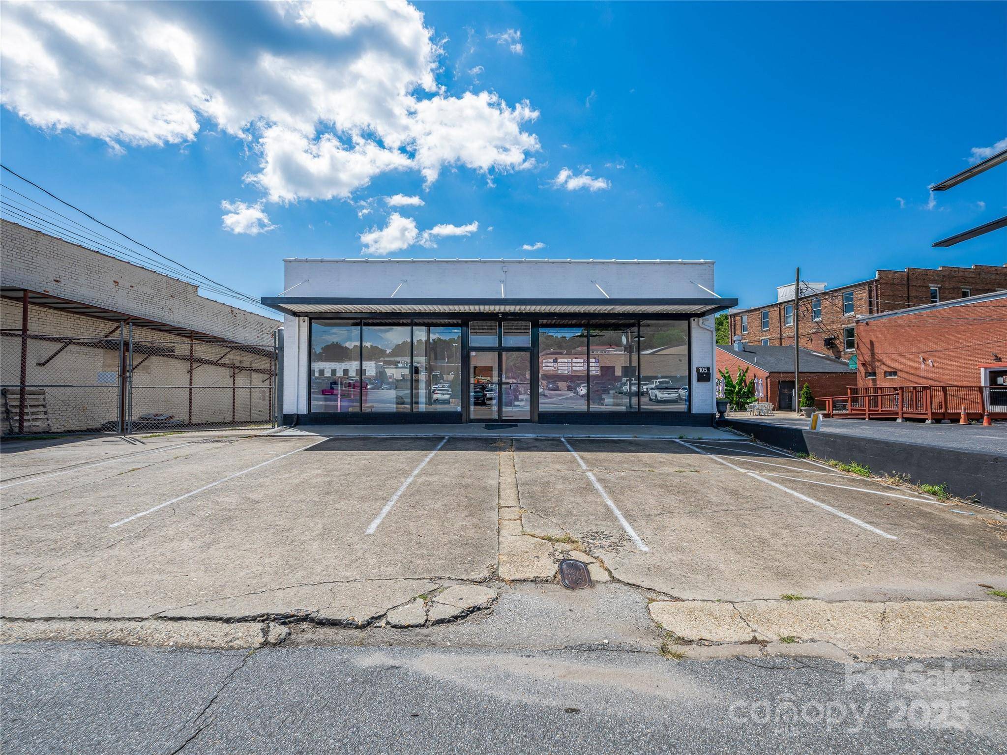 105 W Henderson ST, Marion, NC 28752