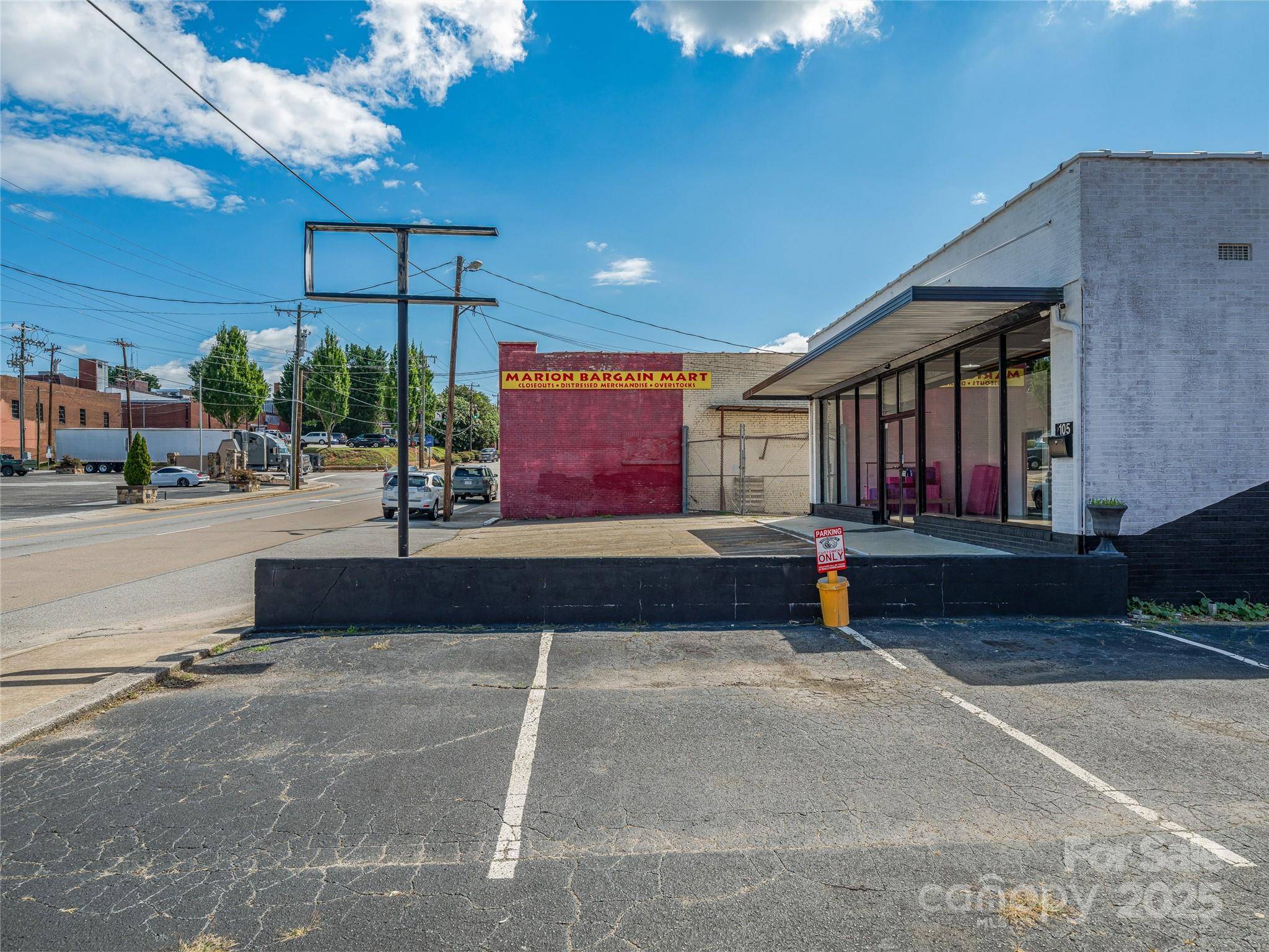 105 W Henderson ST, Marion, NC 28752
